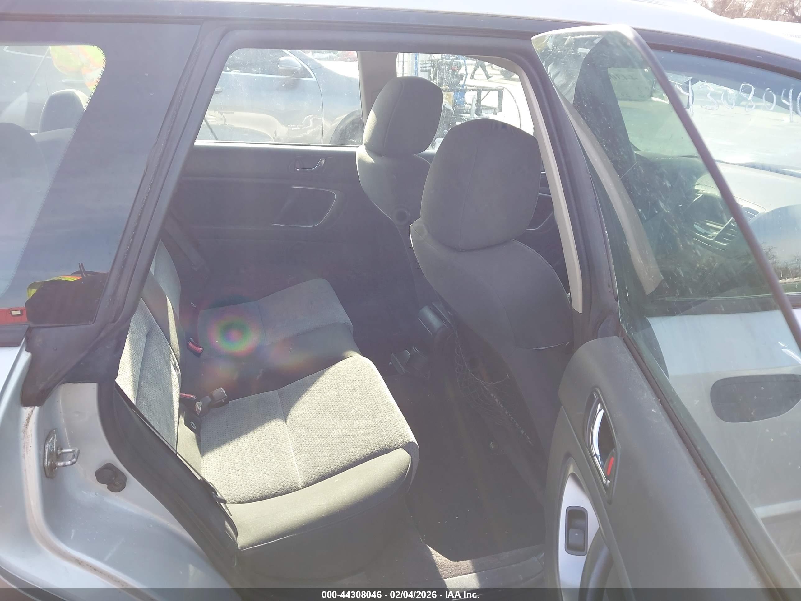 SUBARU OUTBACK image 8