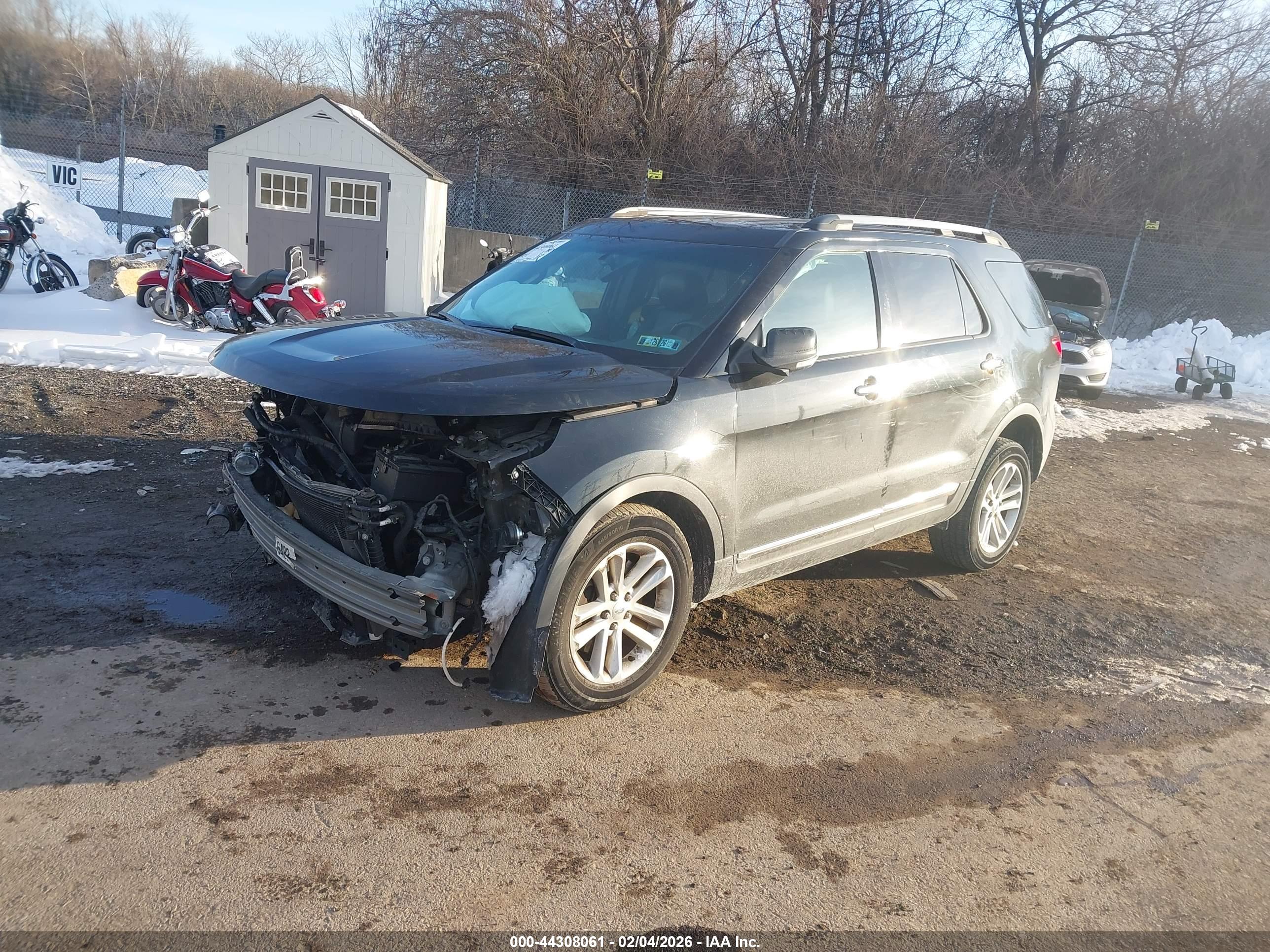 FORD EXPLORER image 2