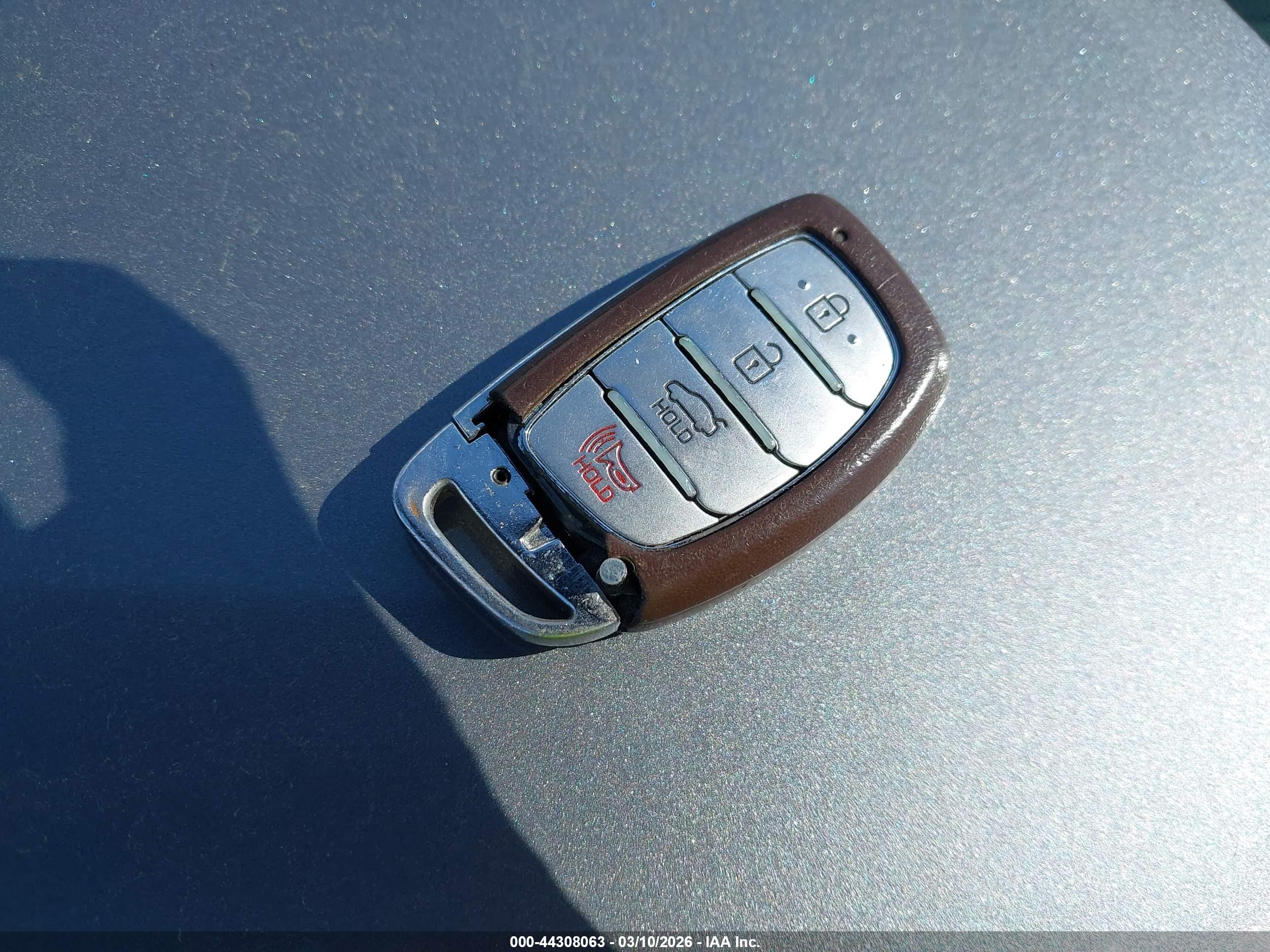 HYUNDAI ELANTRA image 11