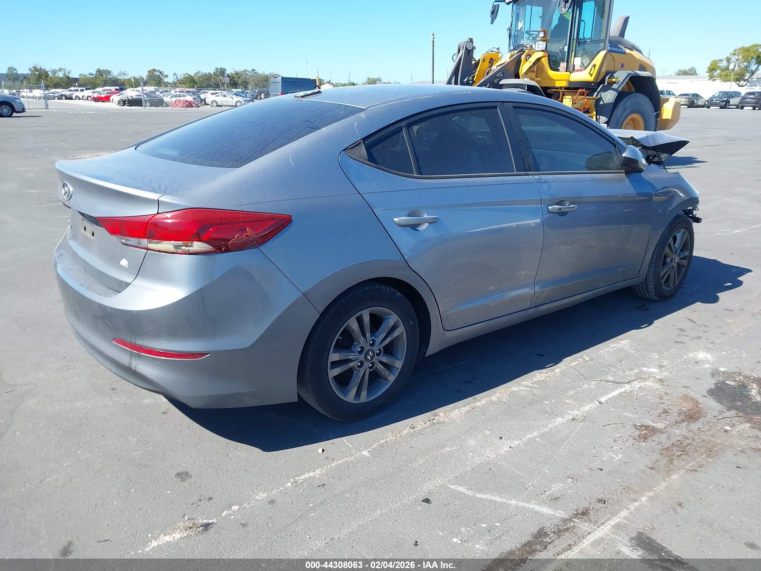 HYUNDAI ELANTRA image 4