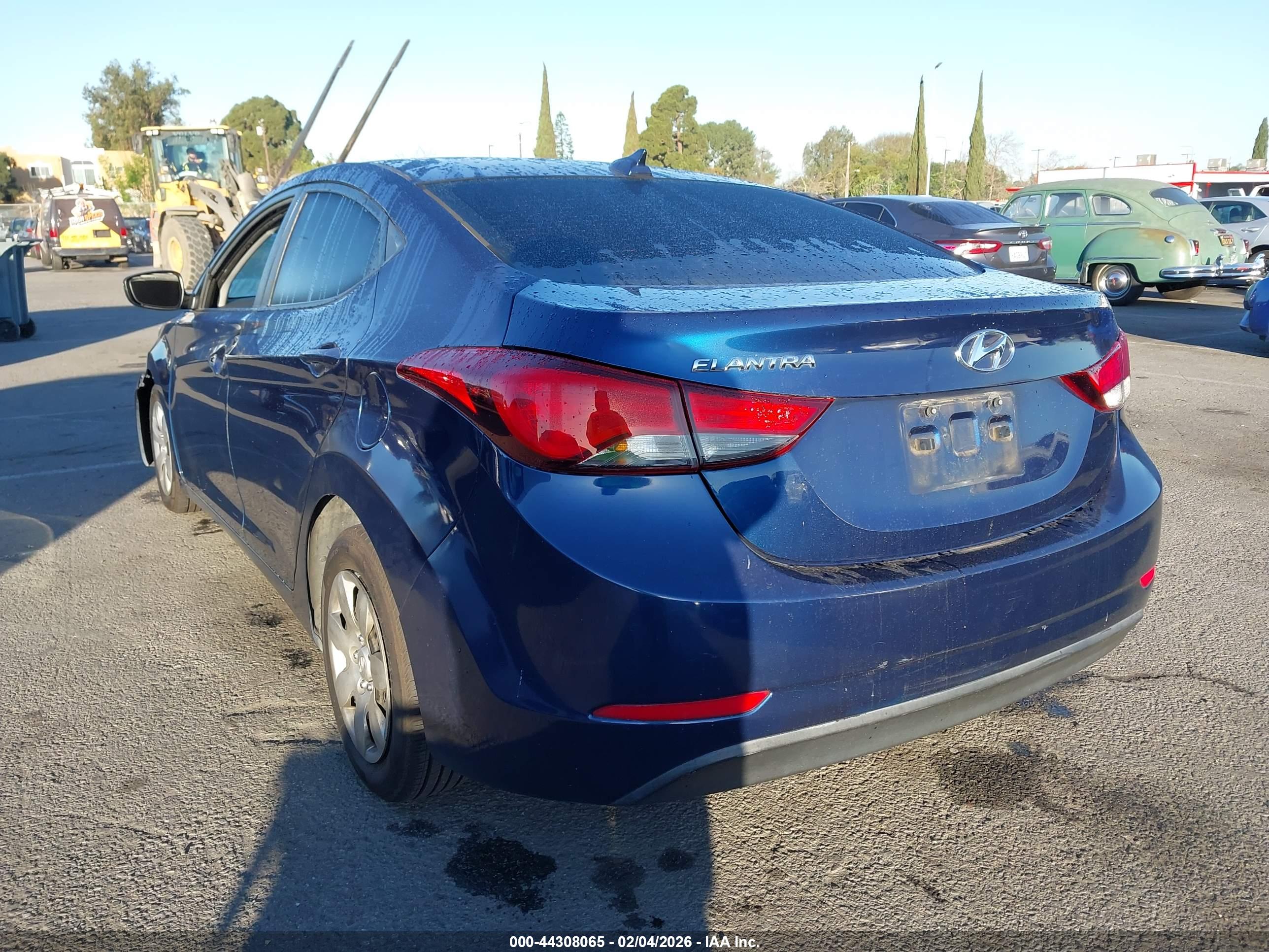 HYUNDAI ELANTRA image 3