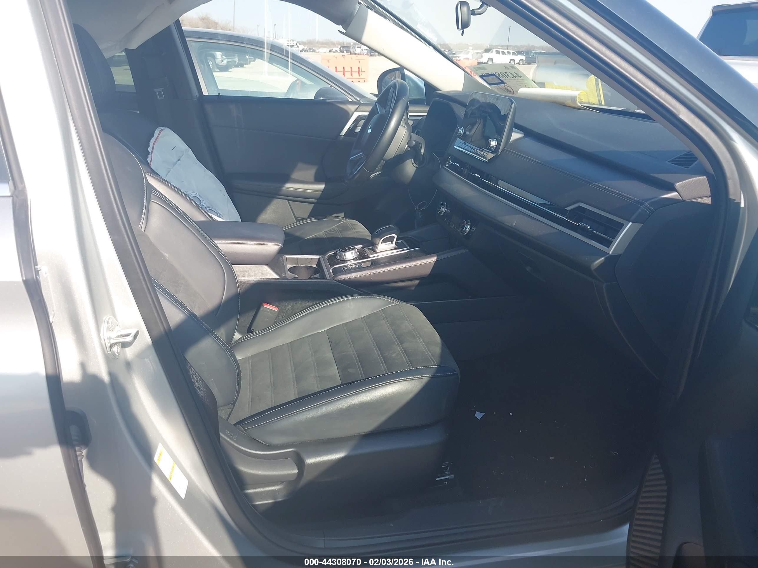 MITSUBISHI OUTLANDER image 5
