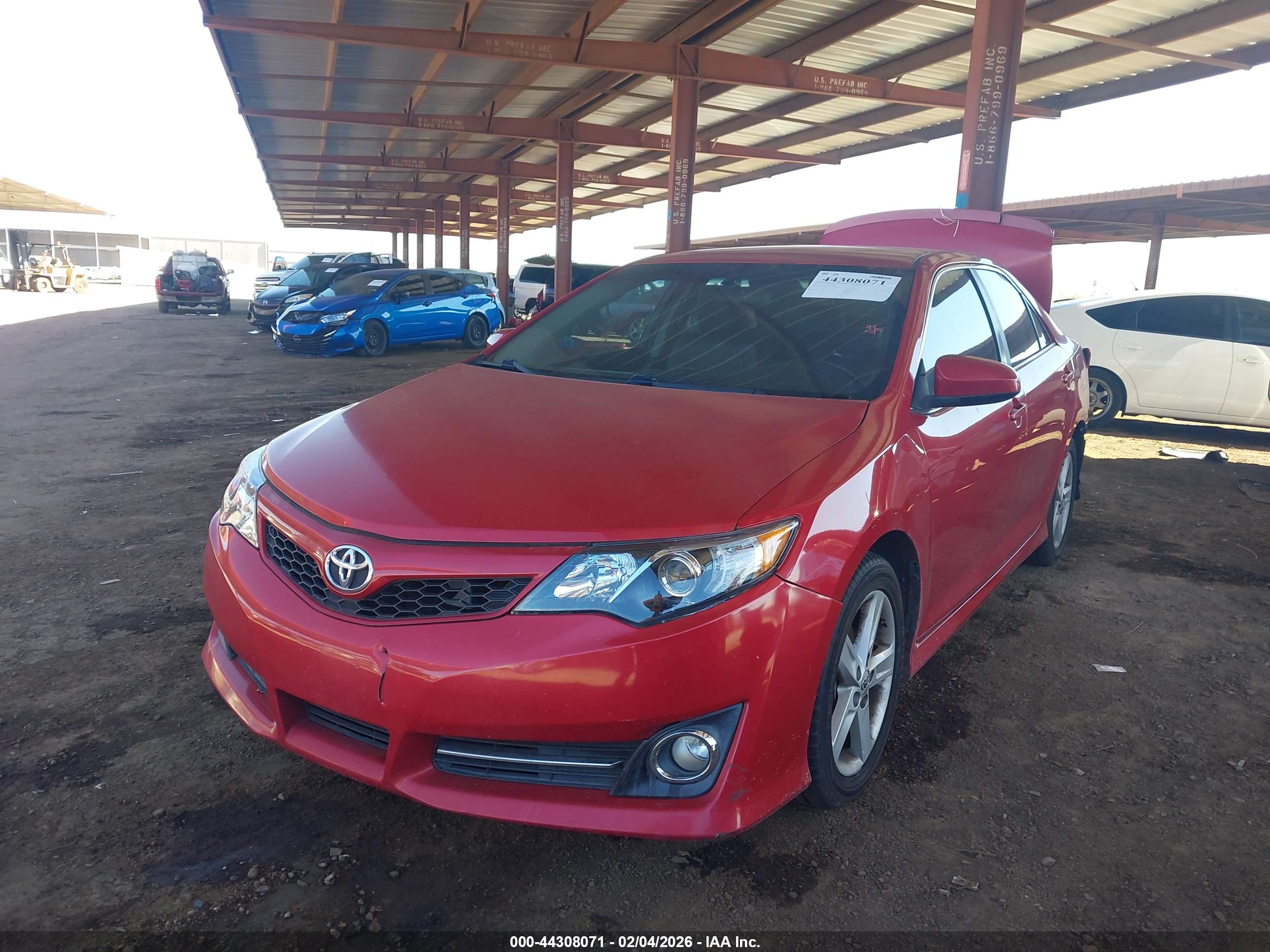 TOYOTA CAMRY image 2