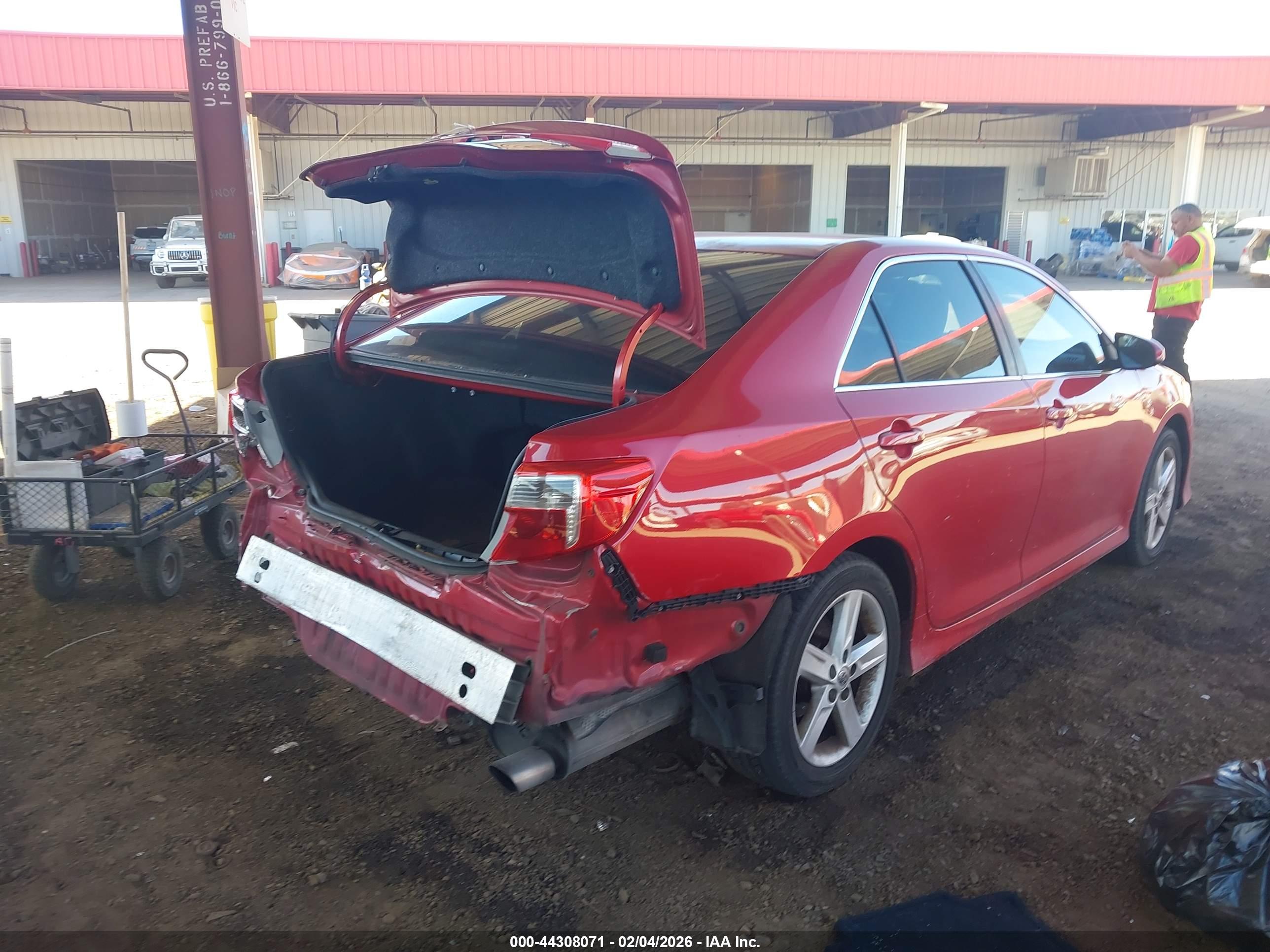 TOYOTA CAMRY image 4