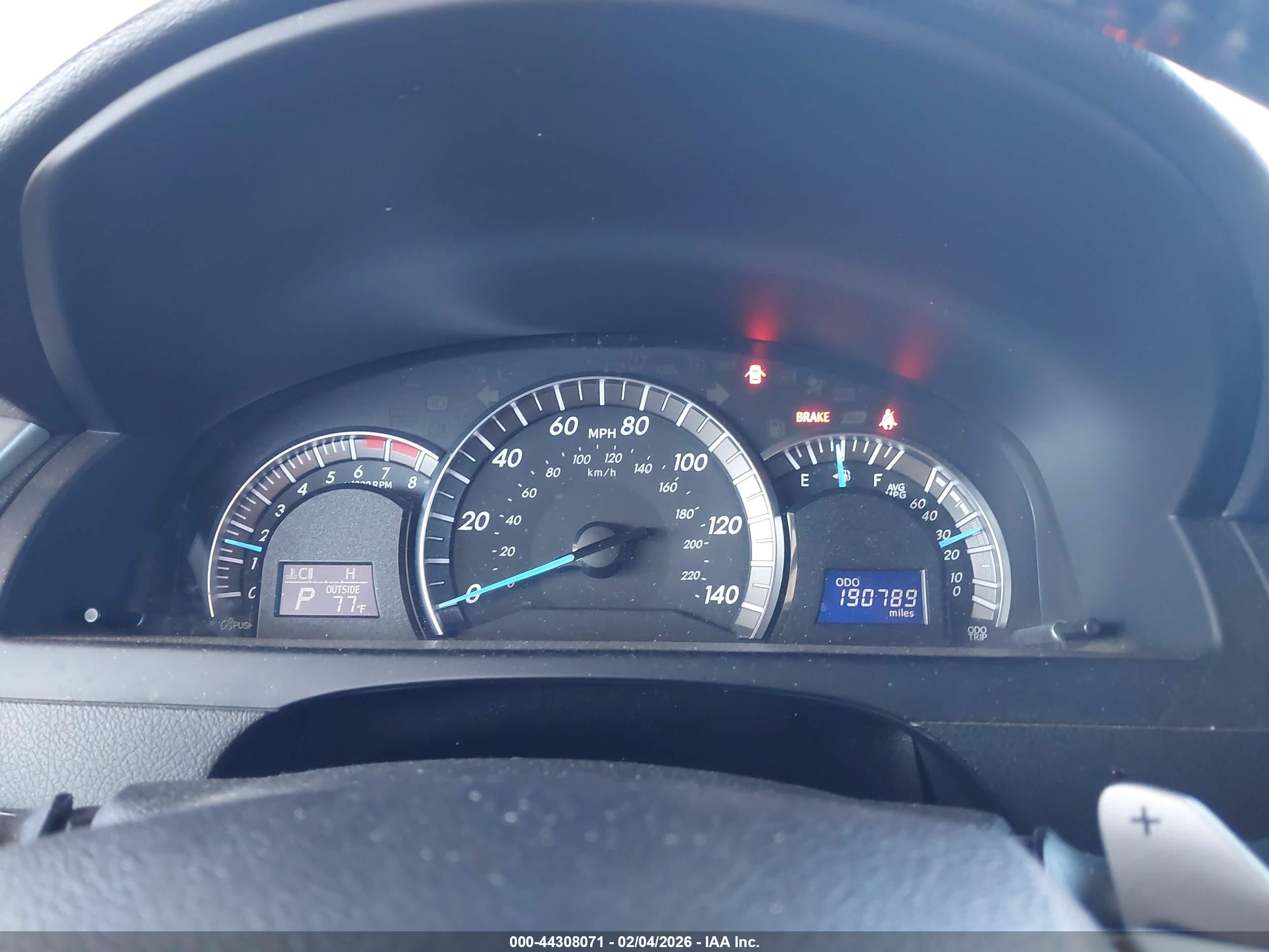TOYOTA CAMRY image 7