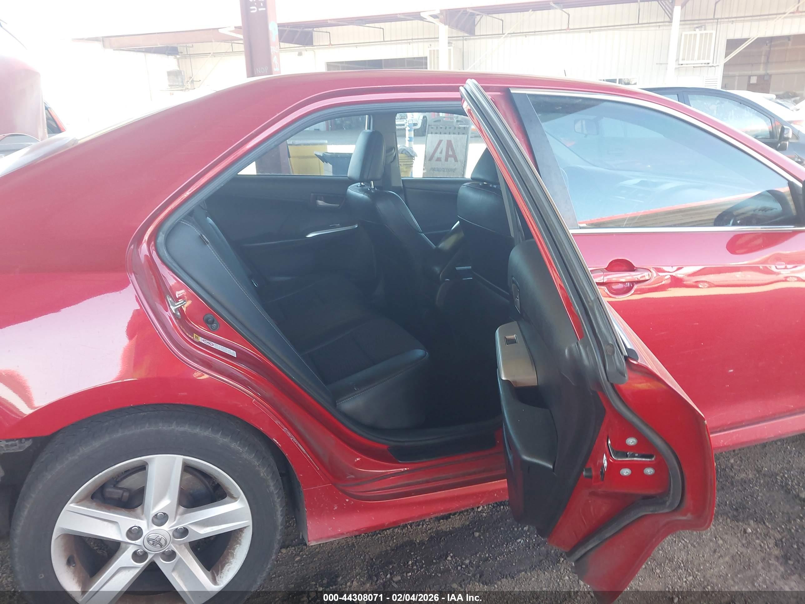TOYOTA CAMRY image 8