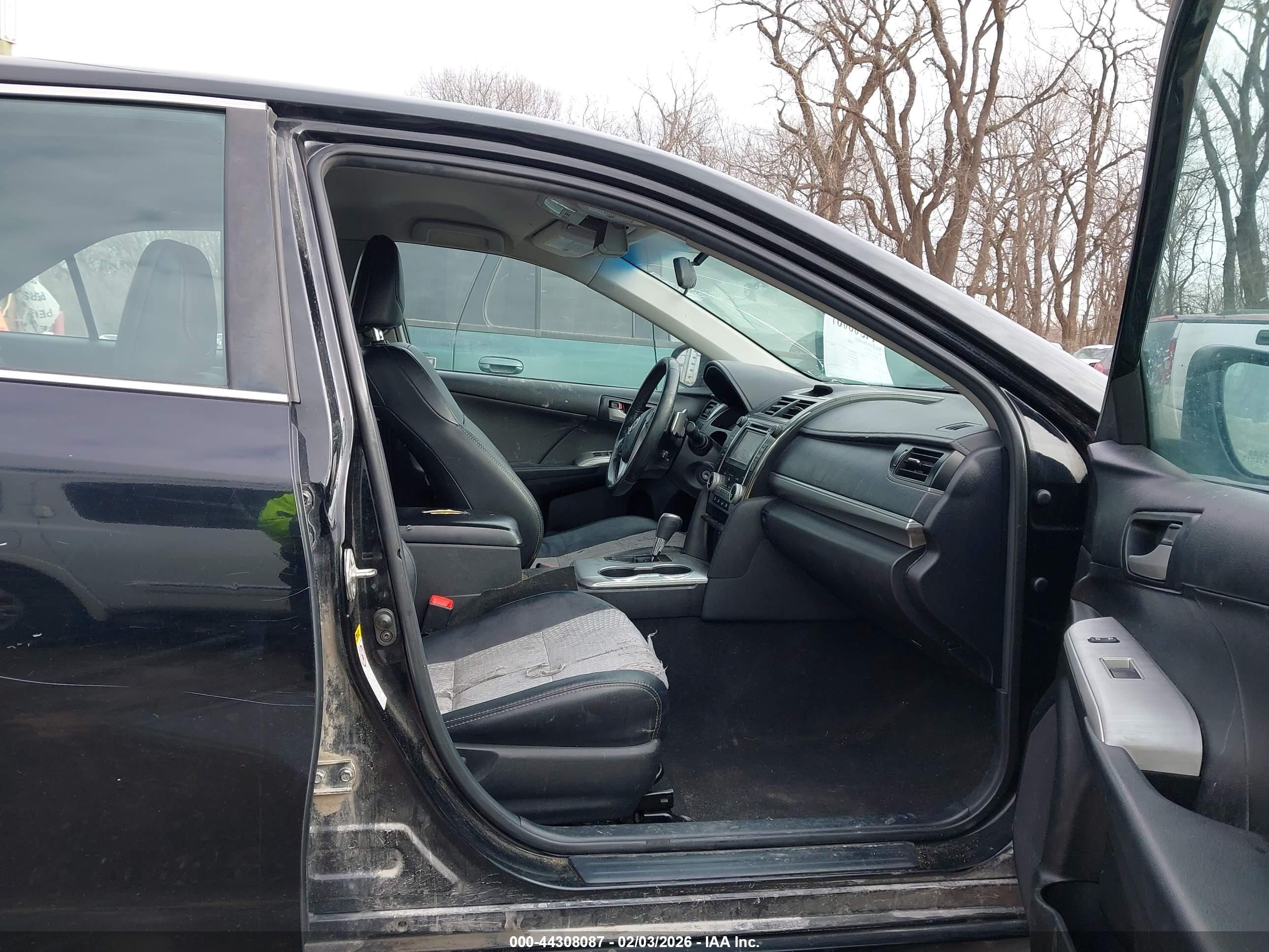 TOYOTA CAMRY image 5
