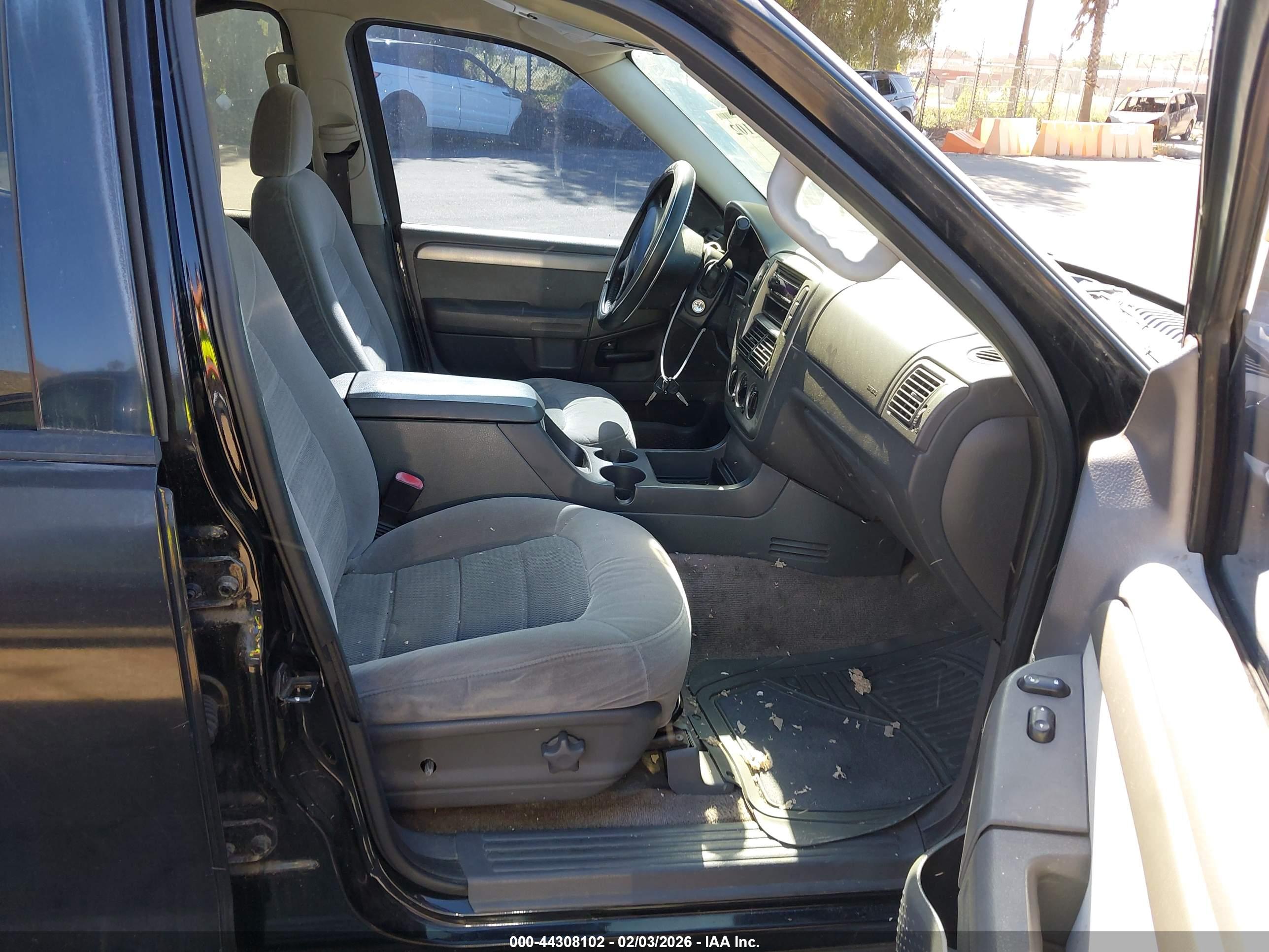 FORD EXPLORER image 5