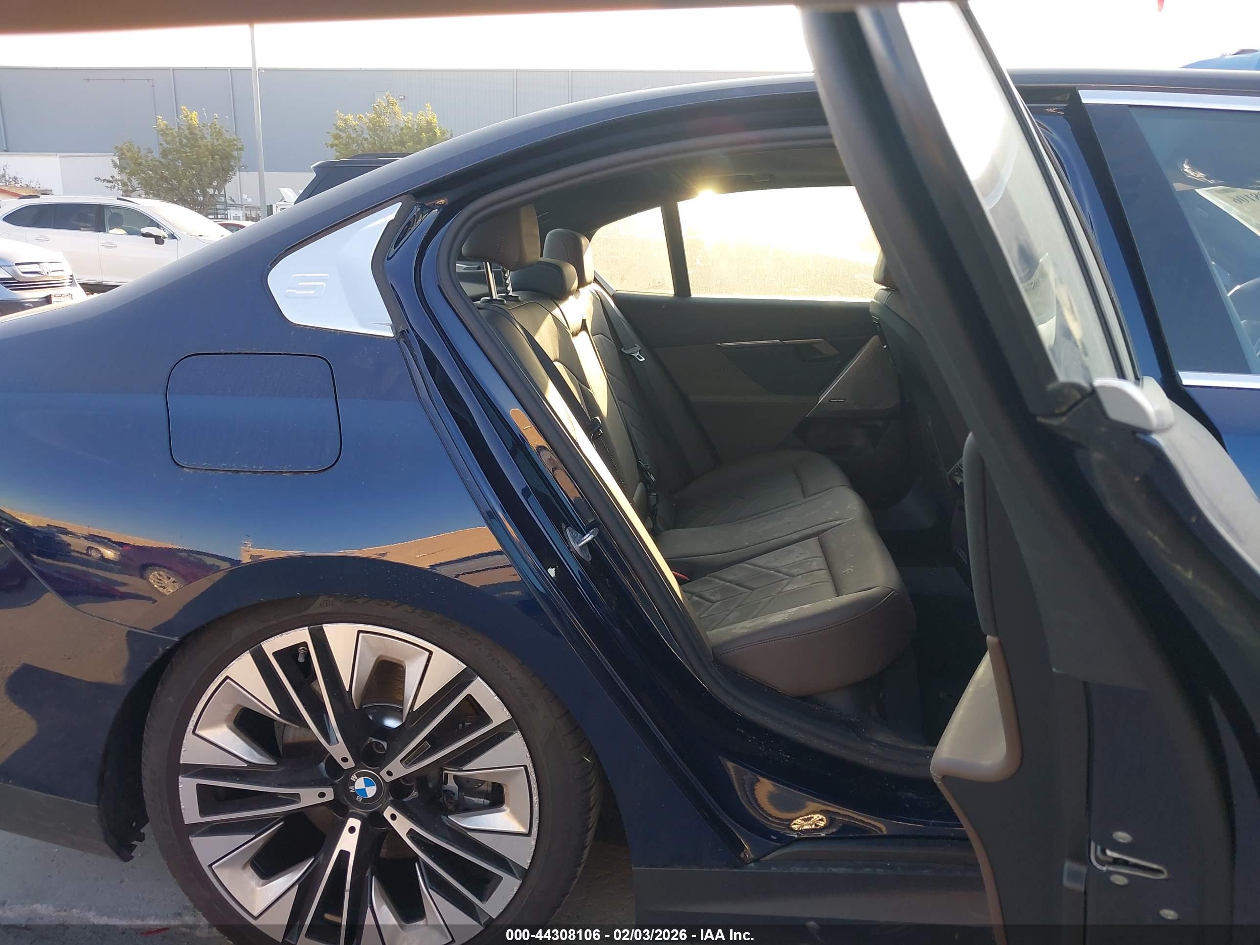 BMW I5 image 8