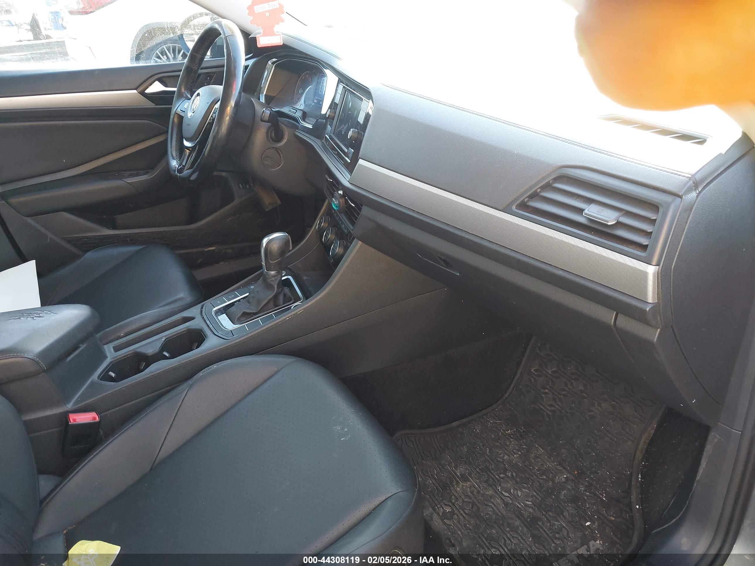 VOLKSWAGEN JETTA image 5