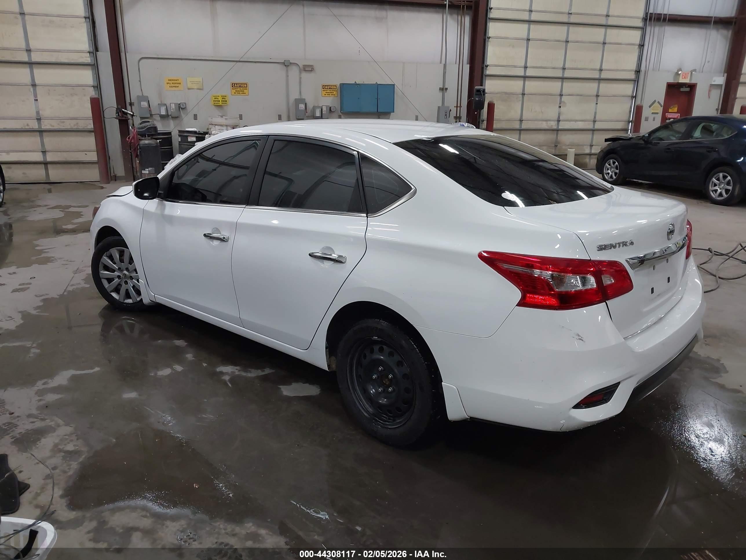 NISSAN SENTRA image 3
