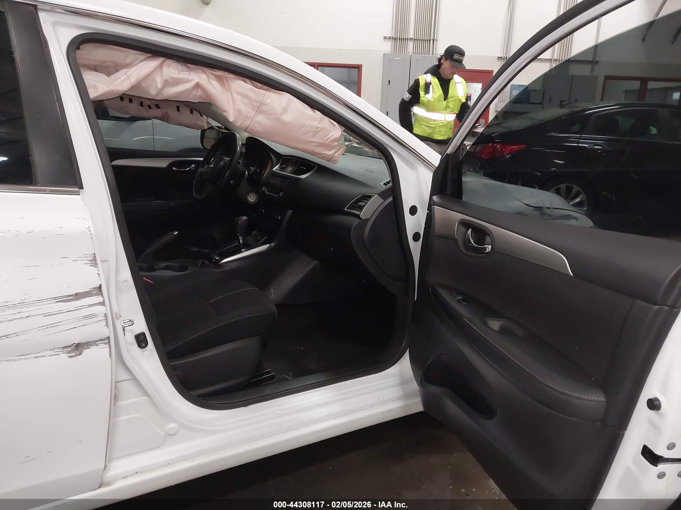 NISSAN SENTRA image 5