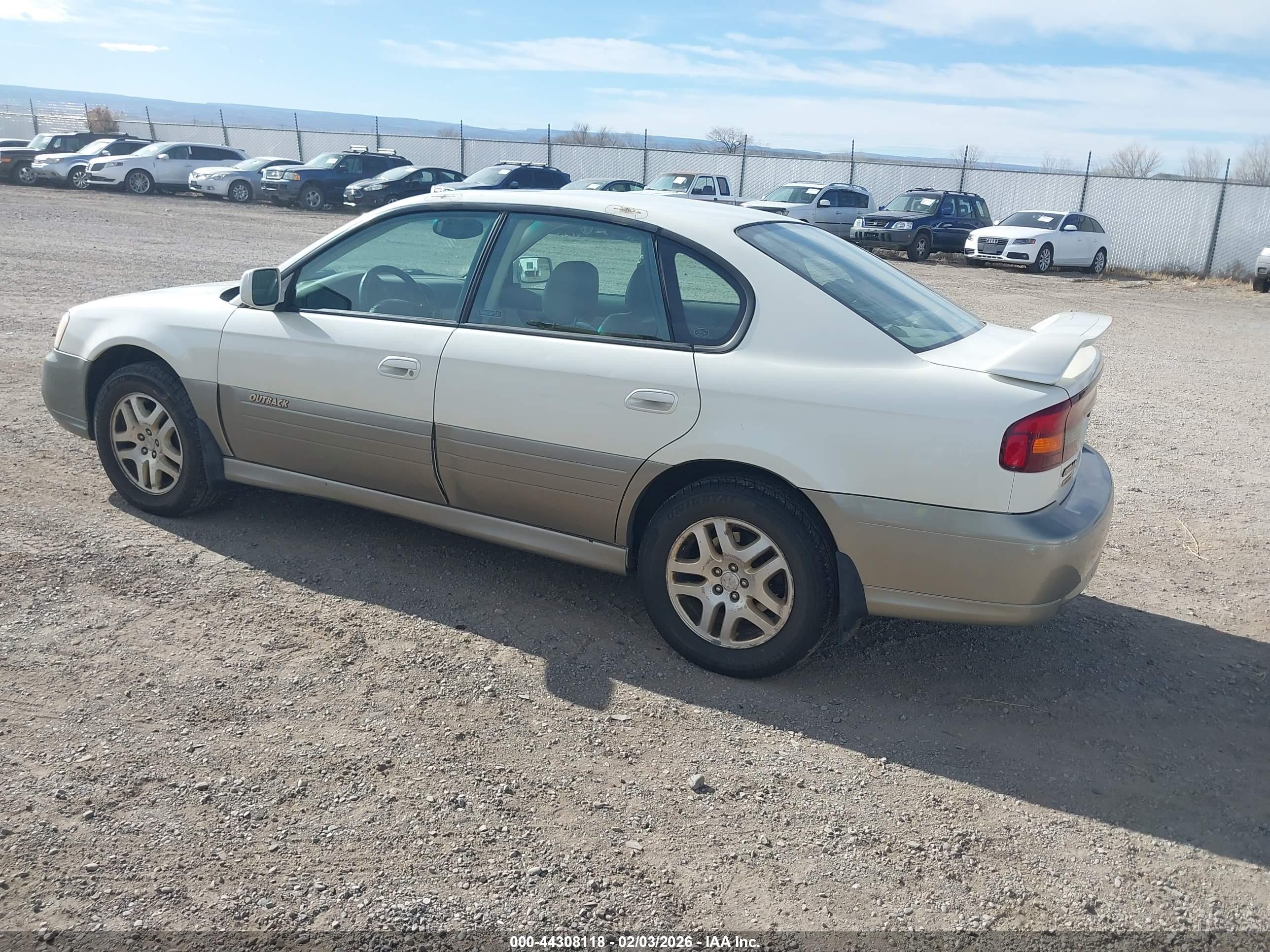 SUBARU OUTBACK image 3