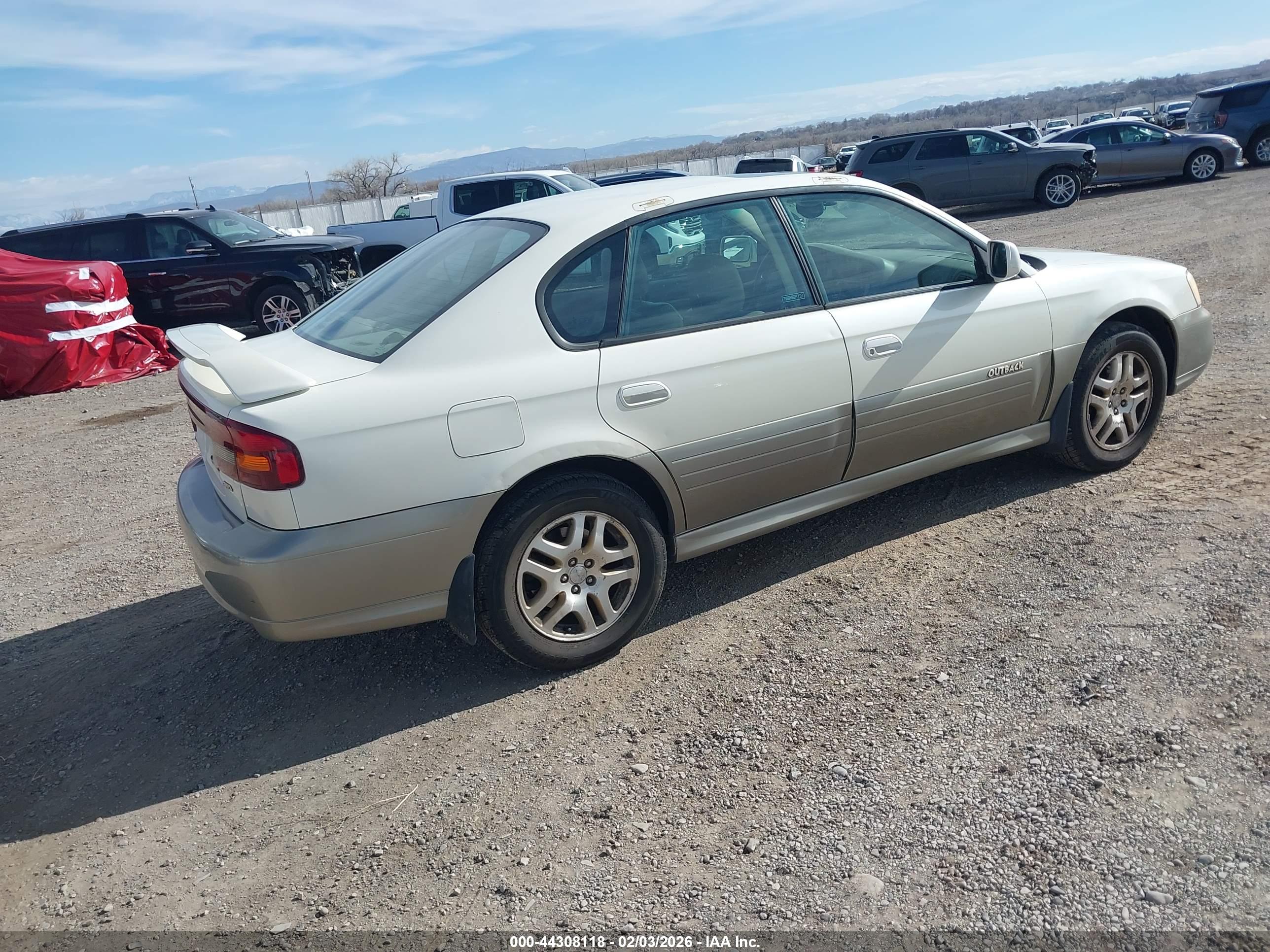 SUBARU OUTBACK image 4