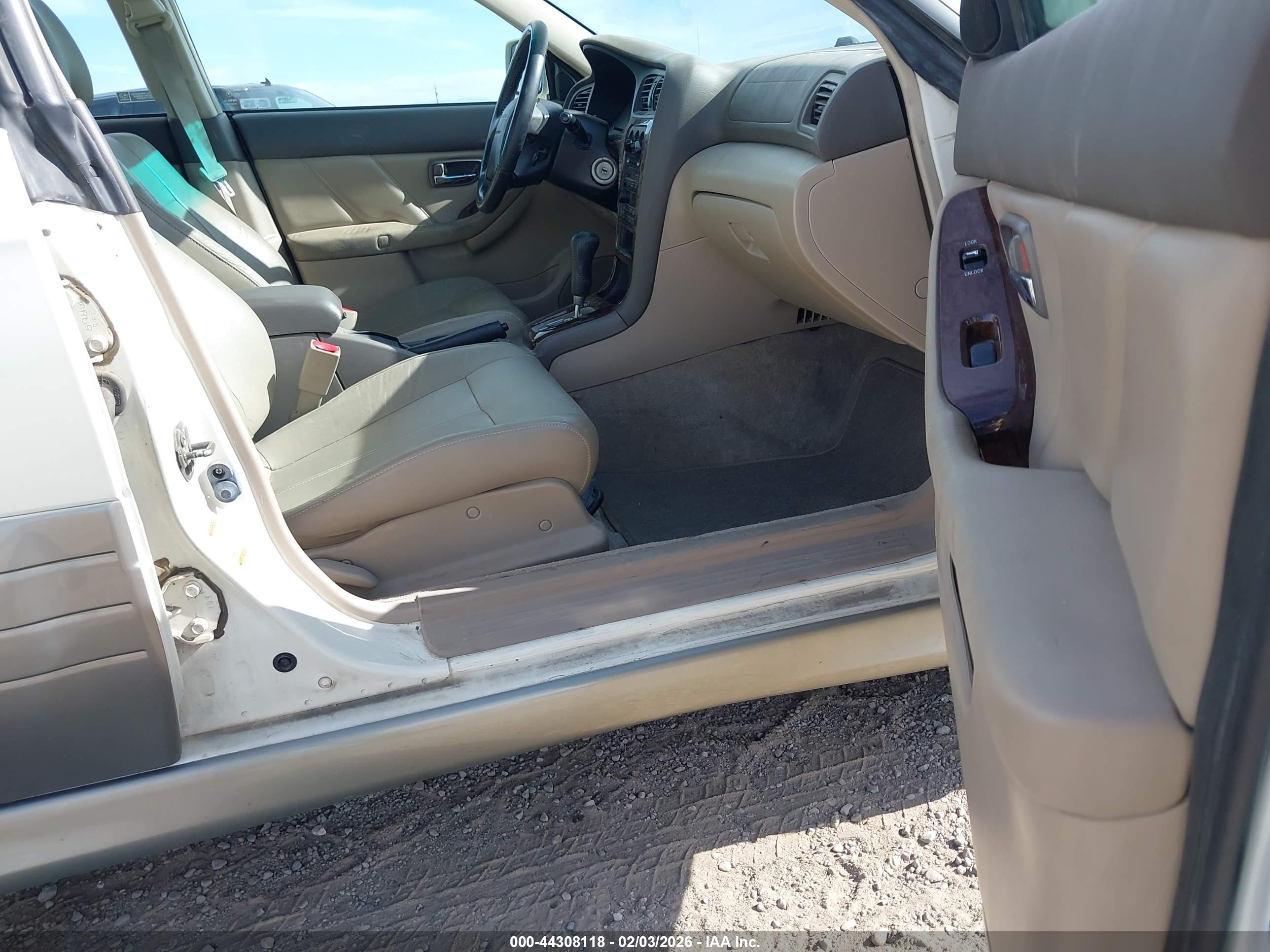 SUBARU OUTBACK image 5