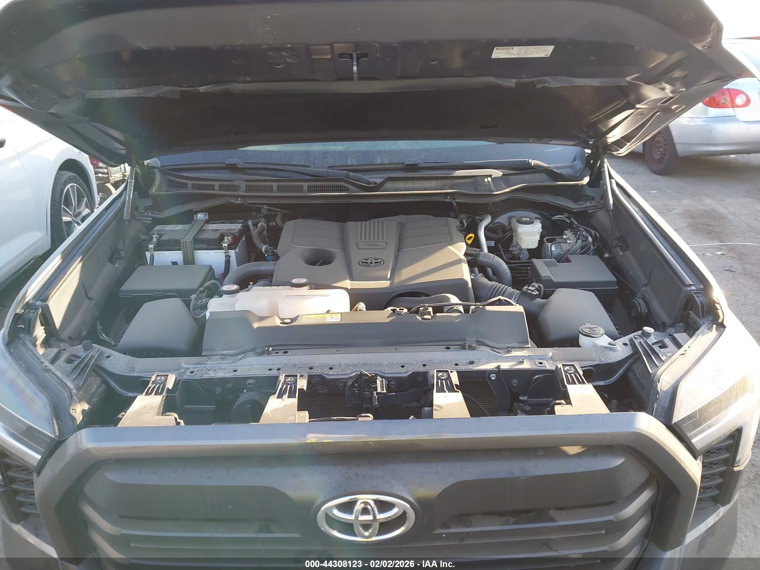 TOYOTA TUNDRA image 10