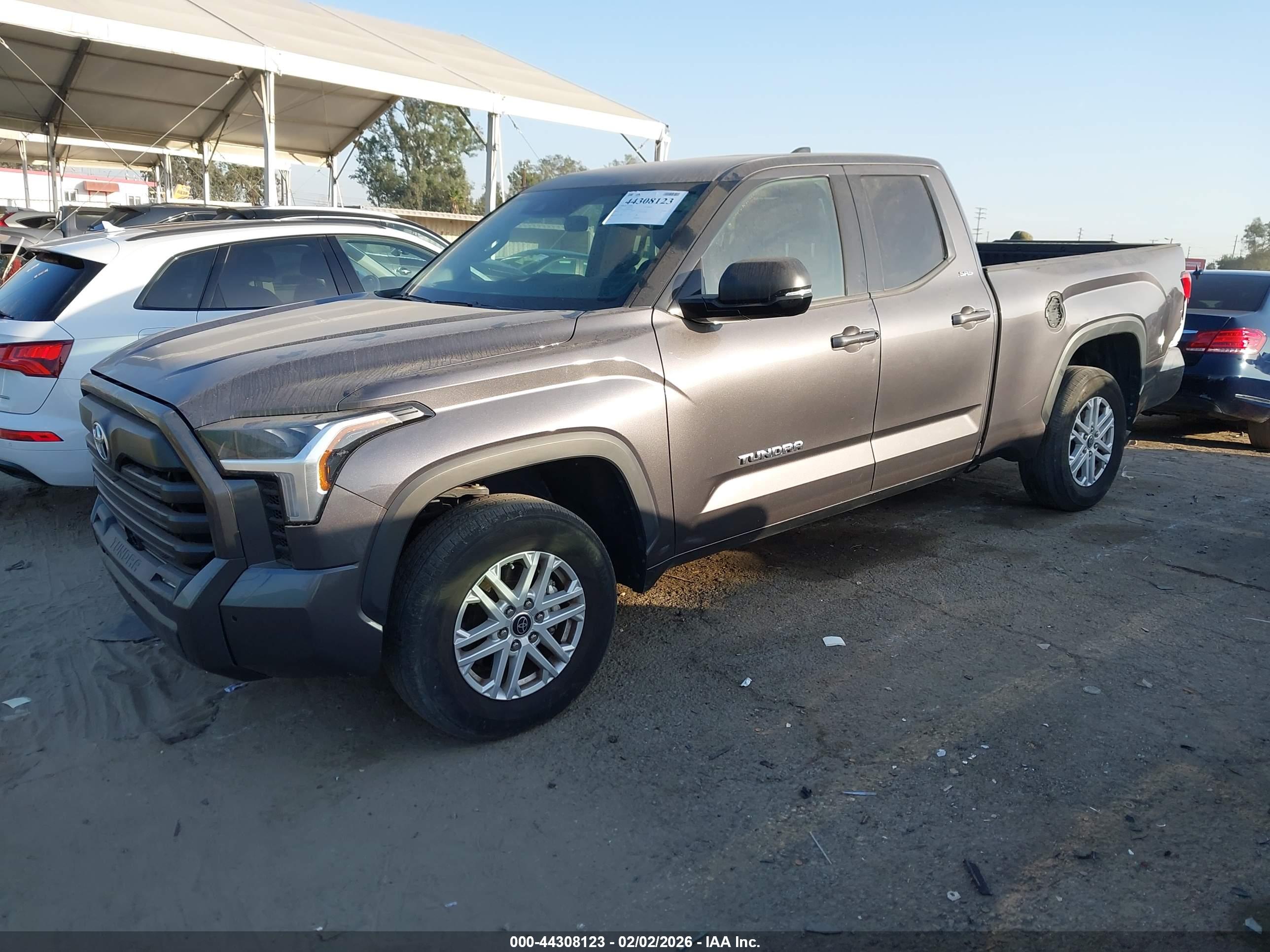 TOYOTA TUNDRA image 2