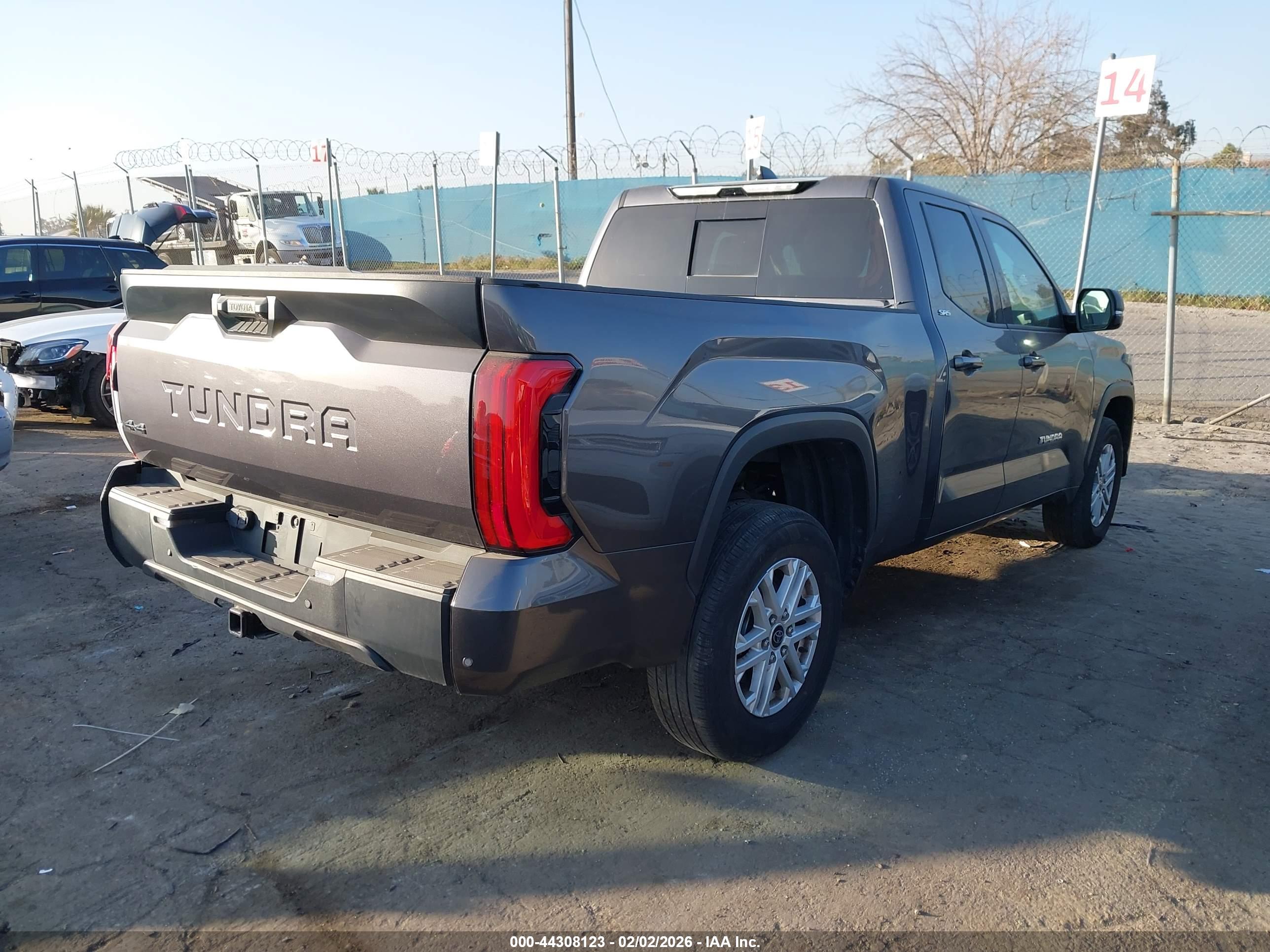 TOYOTA TUNDRA image 4