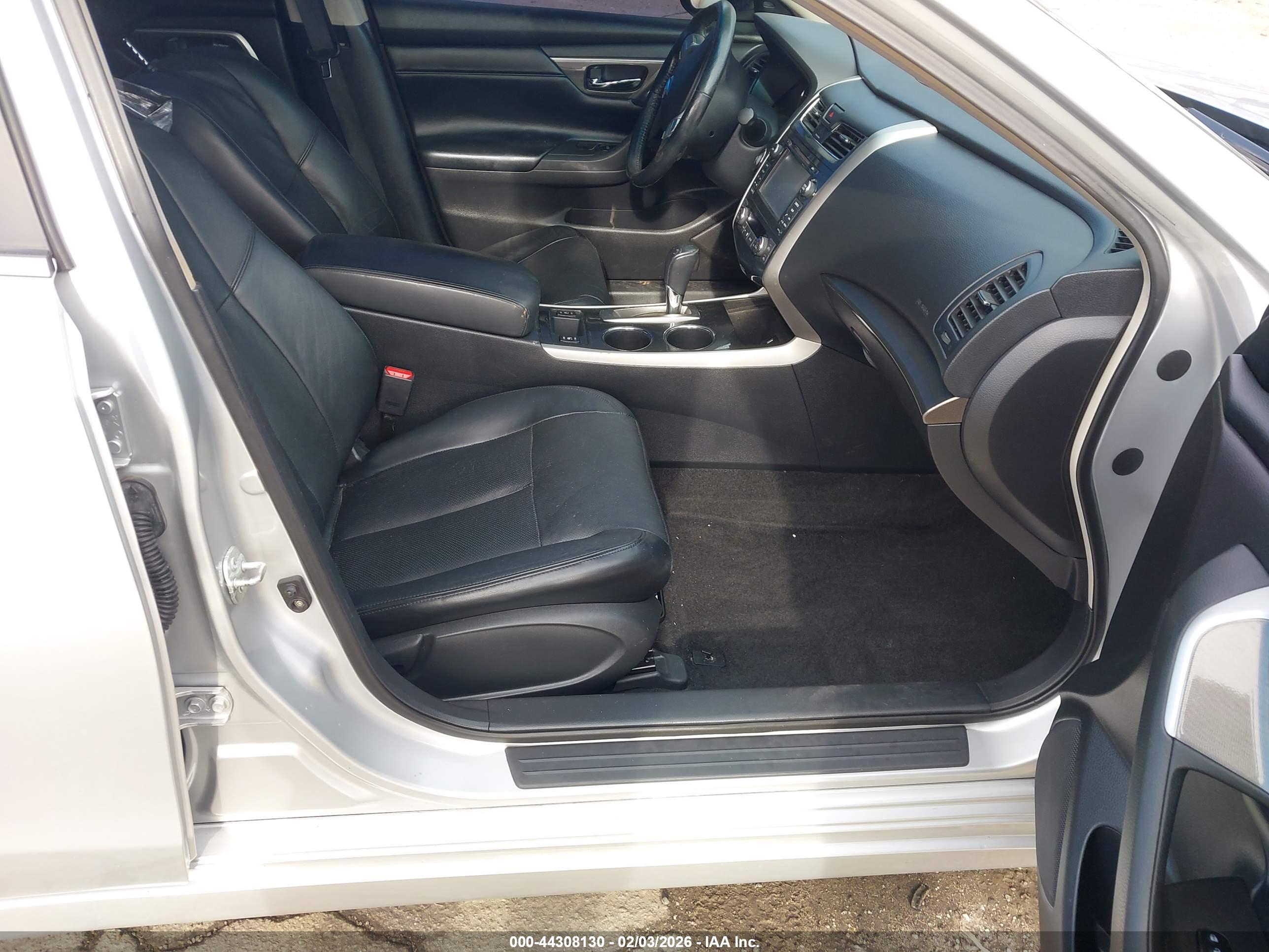 NISSAN ALTIMA image 5