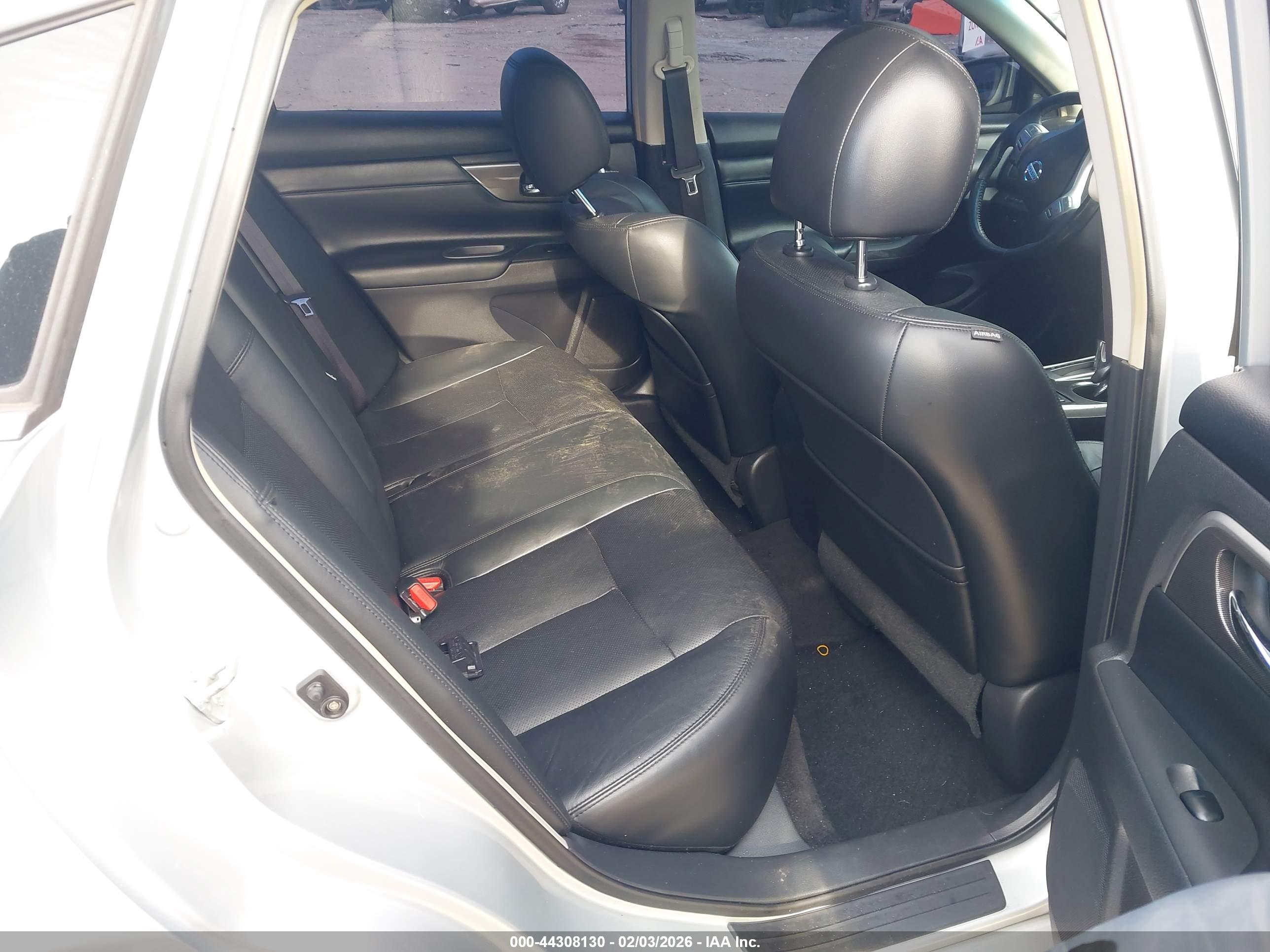 NISSAN ALTIMA image 8