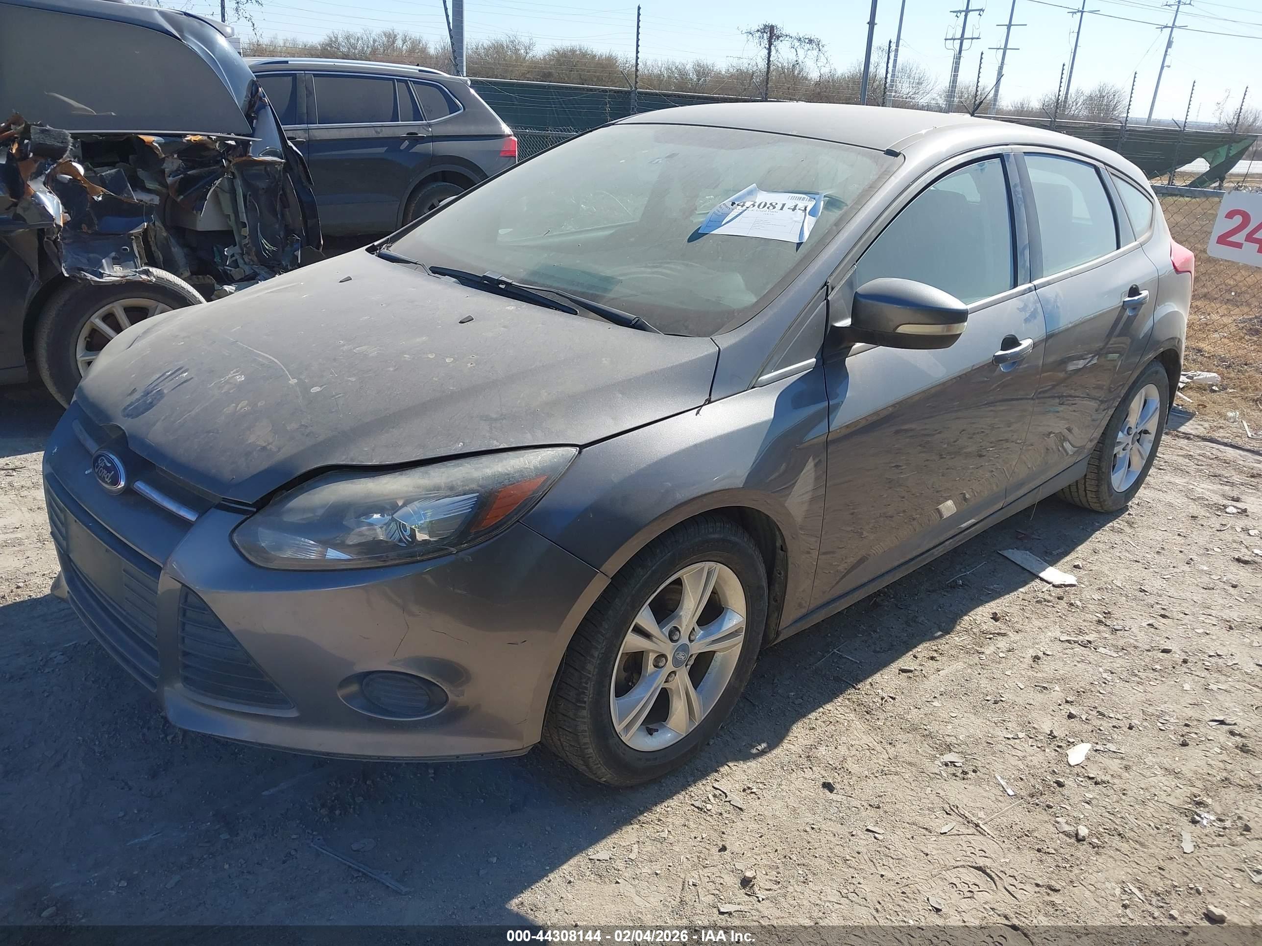FORD FOCUS image 2
