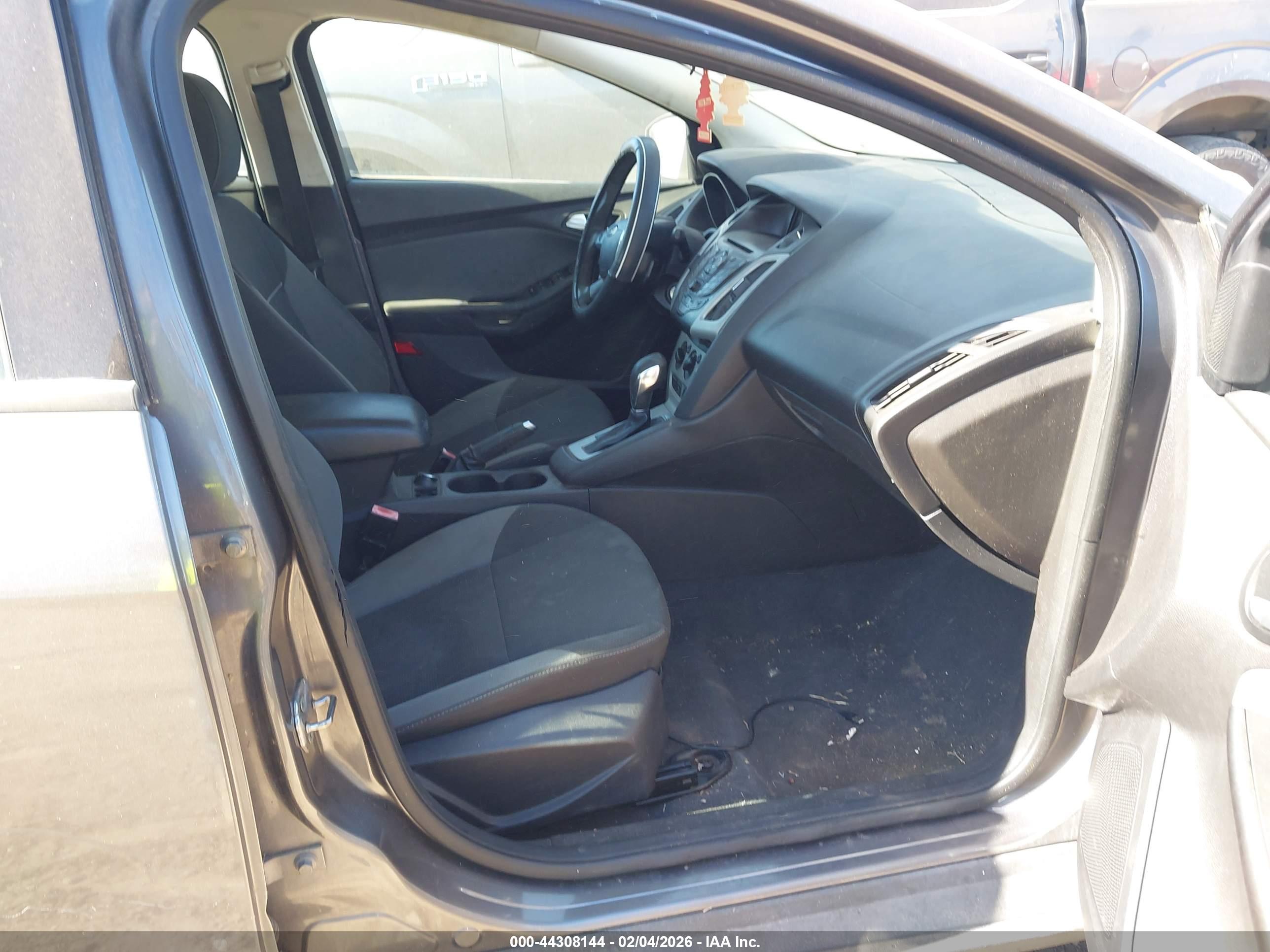 FORD FOCUS image 5