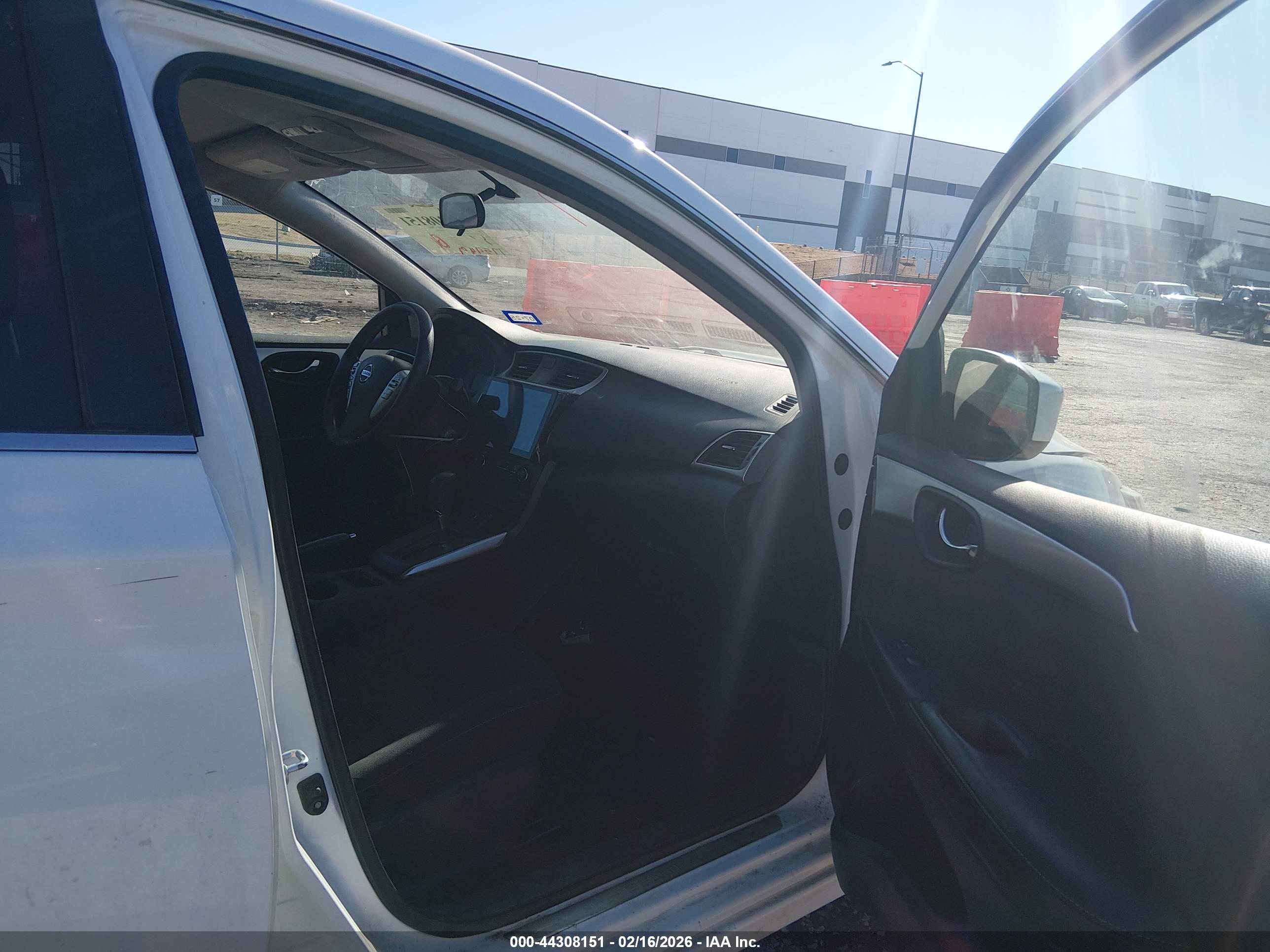 NISSAN SENTRA image 5