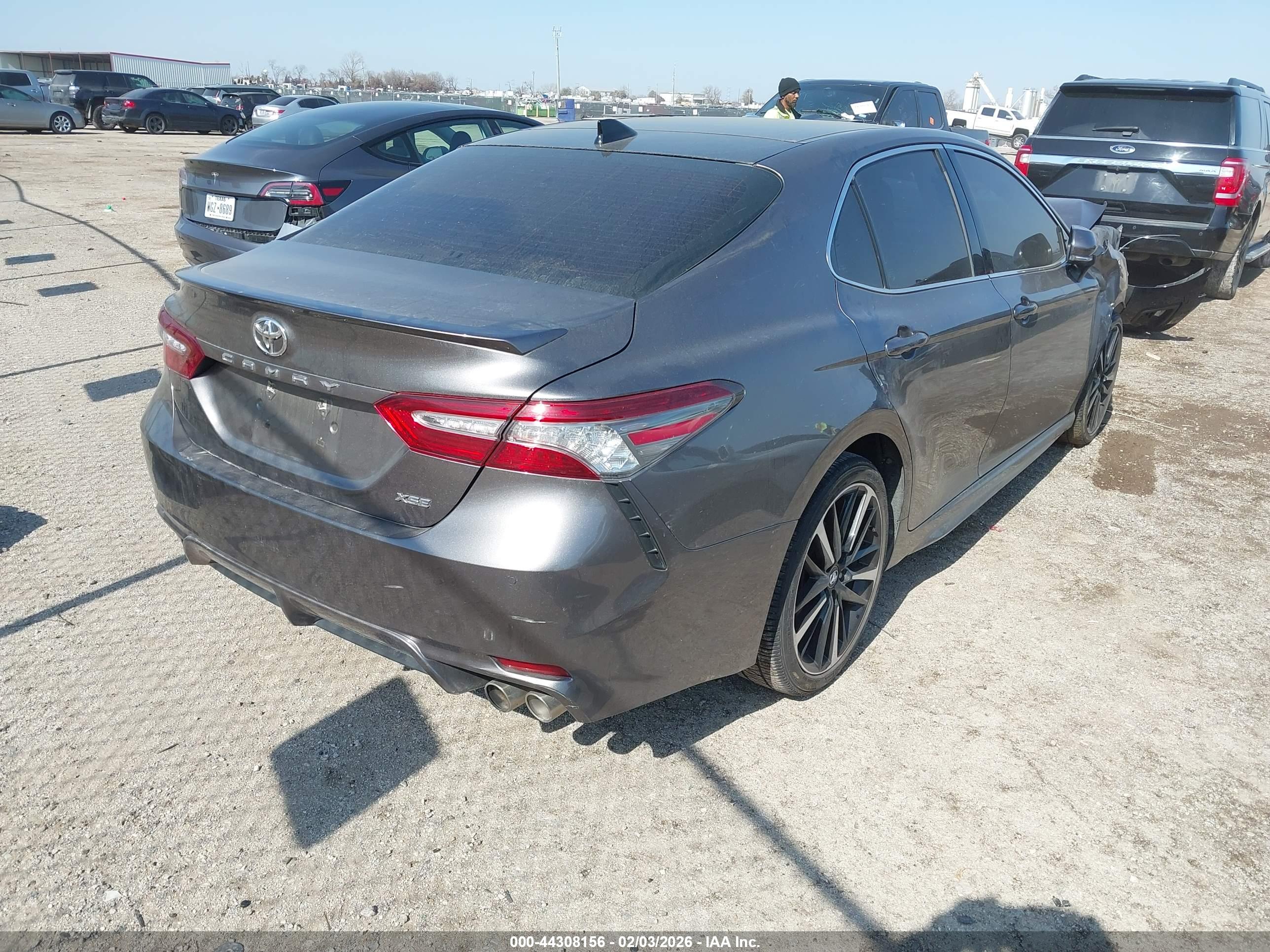 TOYOTA CAMRY image 4