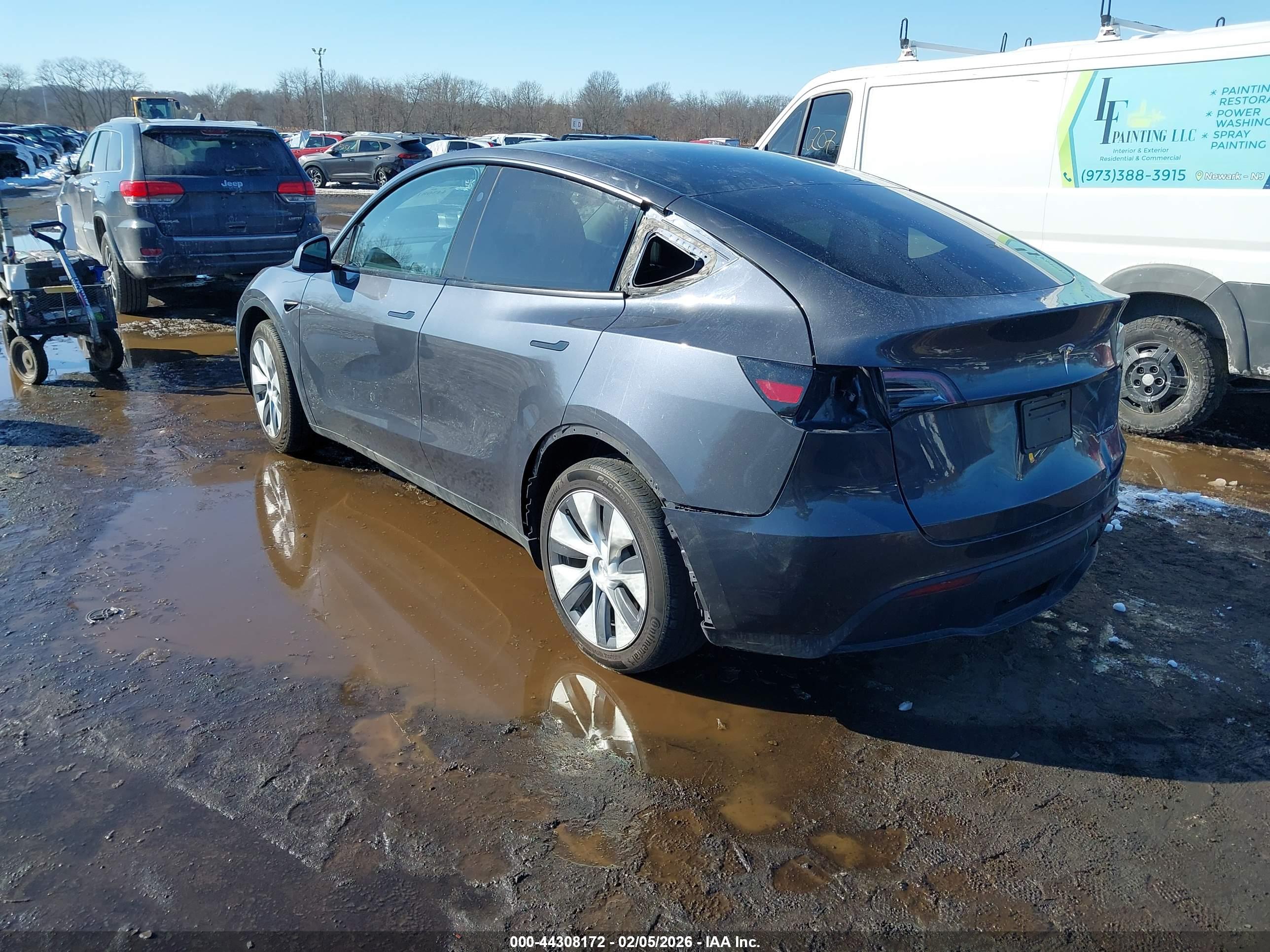 TESLA MODEL image 3