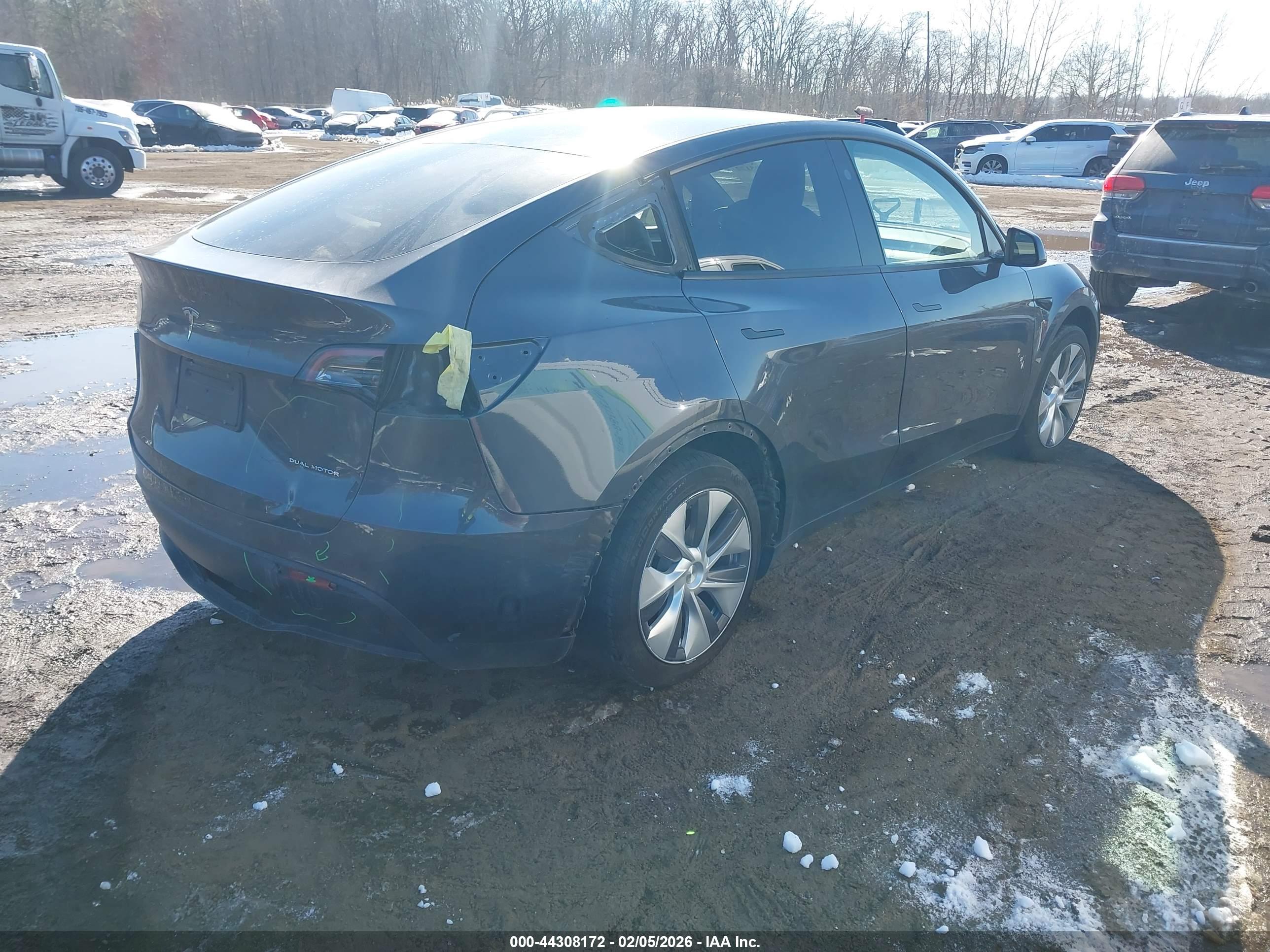 TESLA MODEL image 4