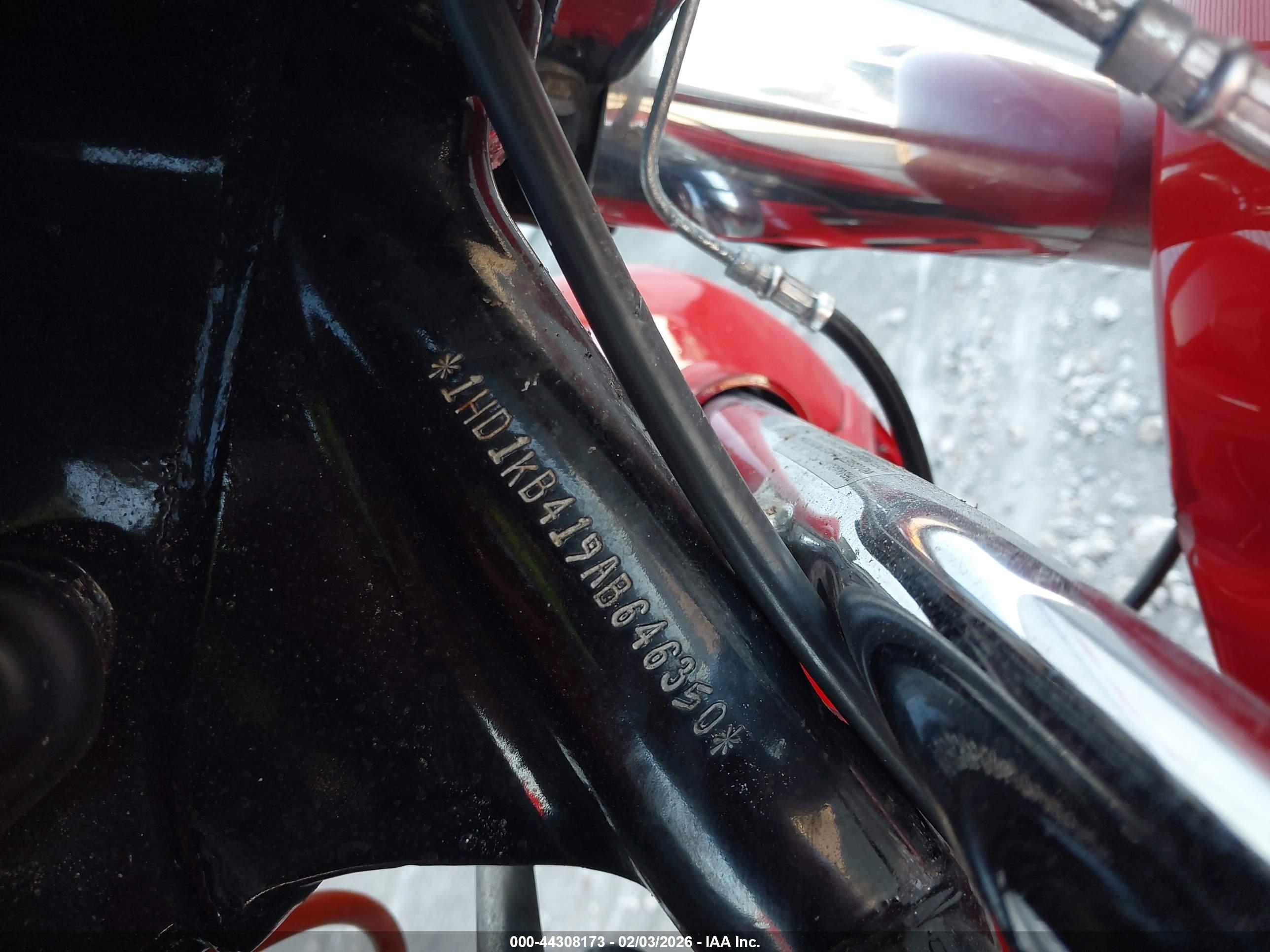 HARLEY-DAVIDSON FLHX image 10