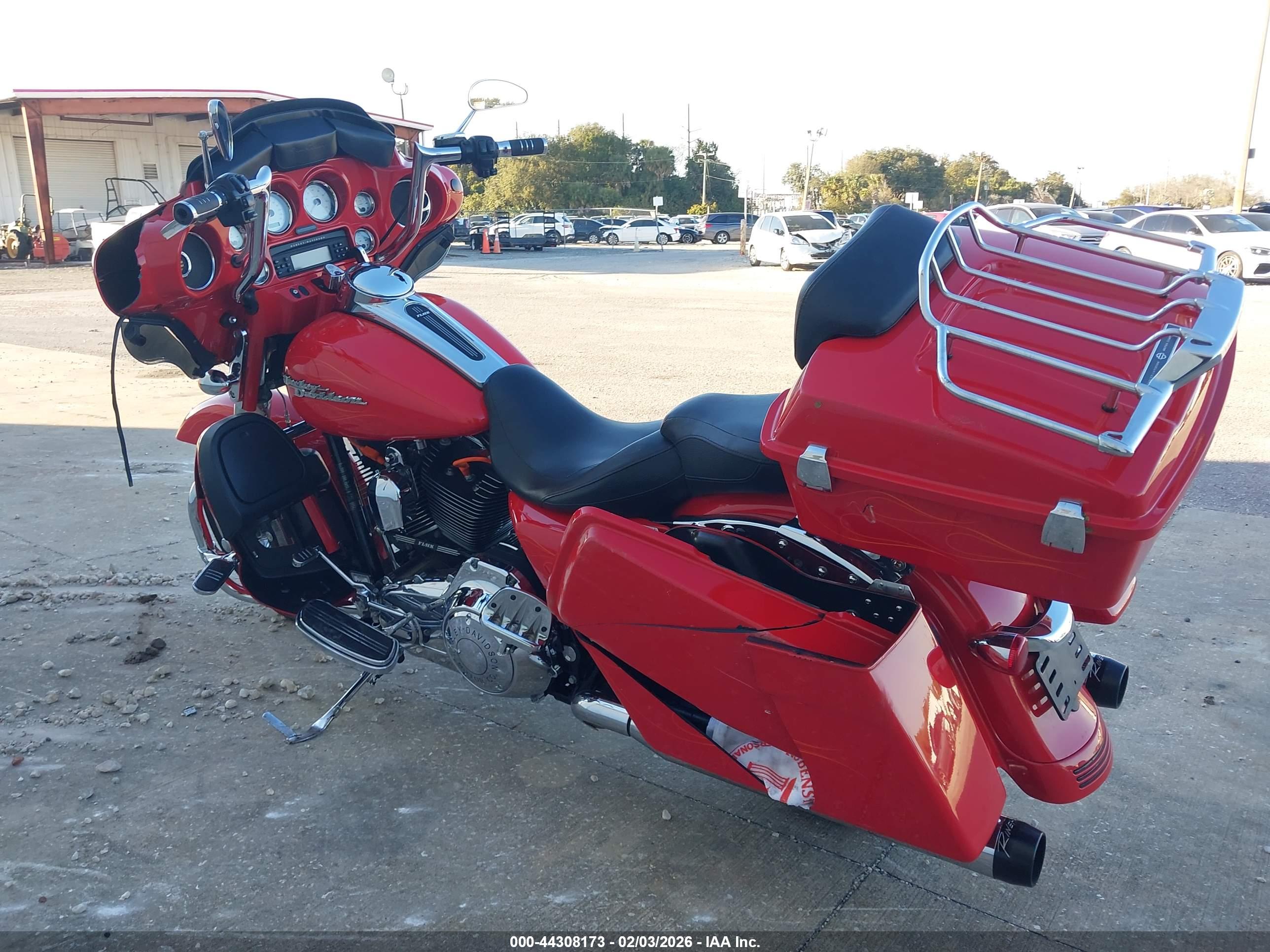 HARLEY-DAVIDSON FLHX image 3