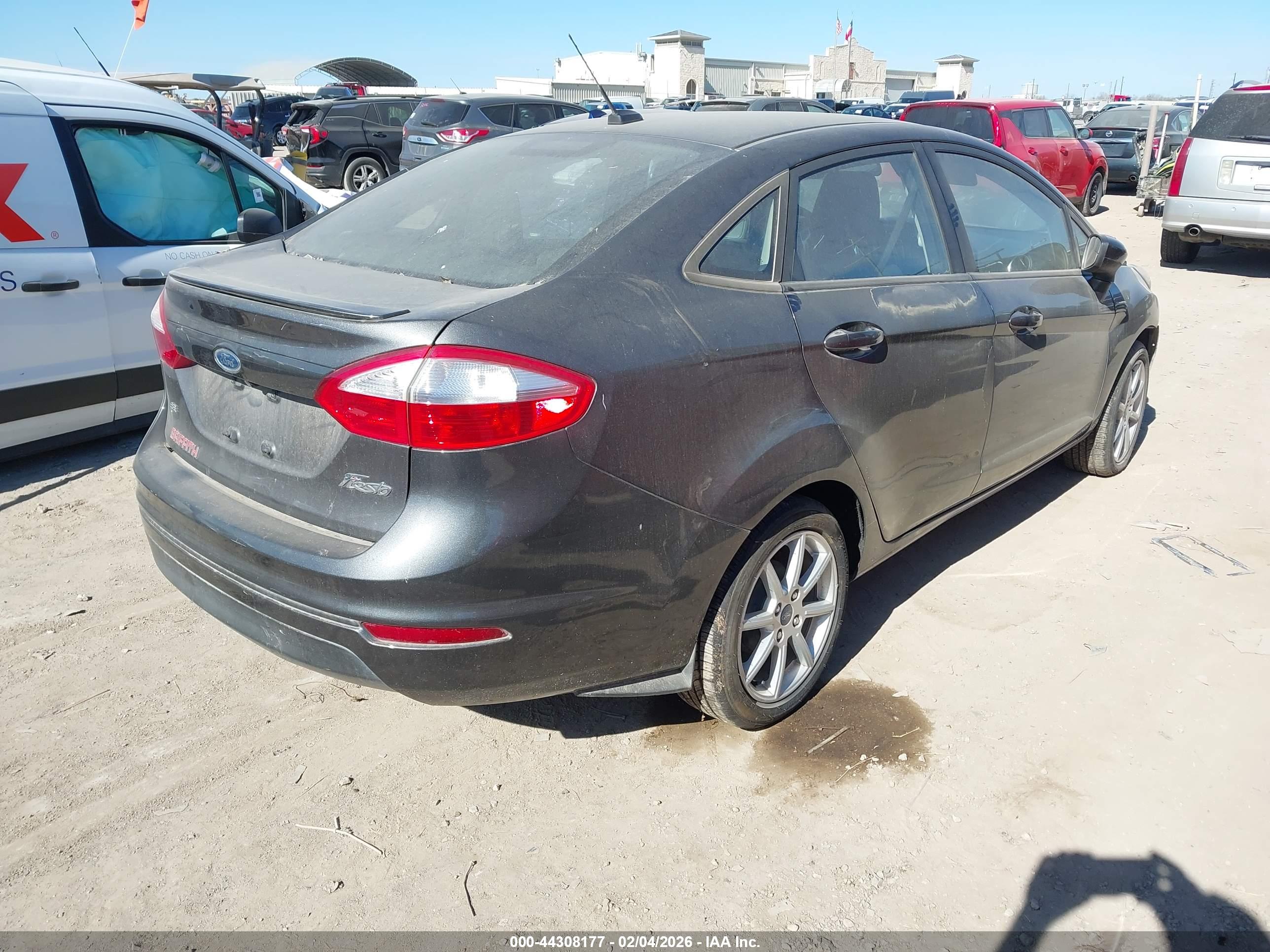 FORD FIESTA image 4