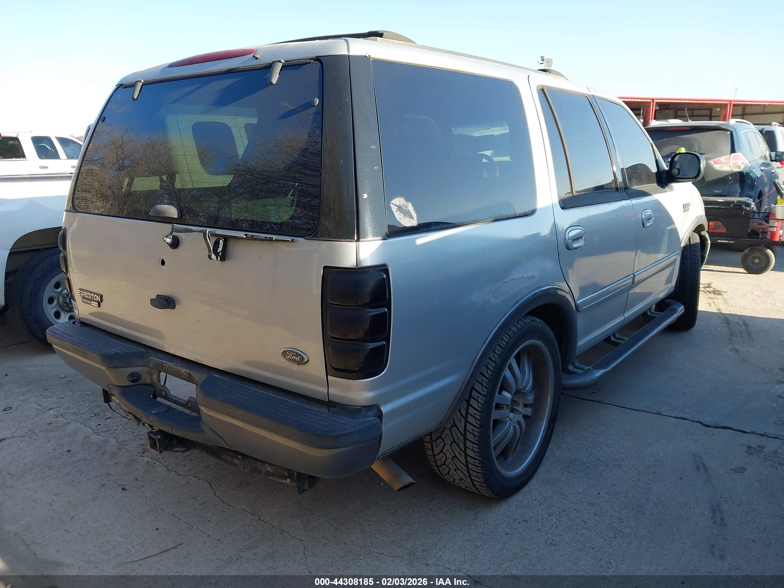 FORD EXPEDITION image 4