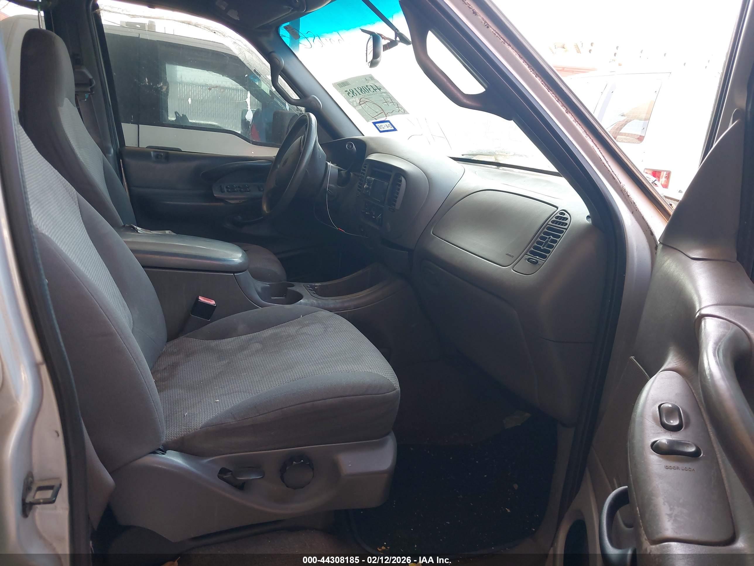 FORD EXPEDITION image 5