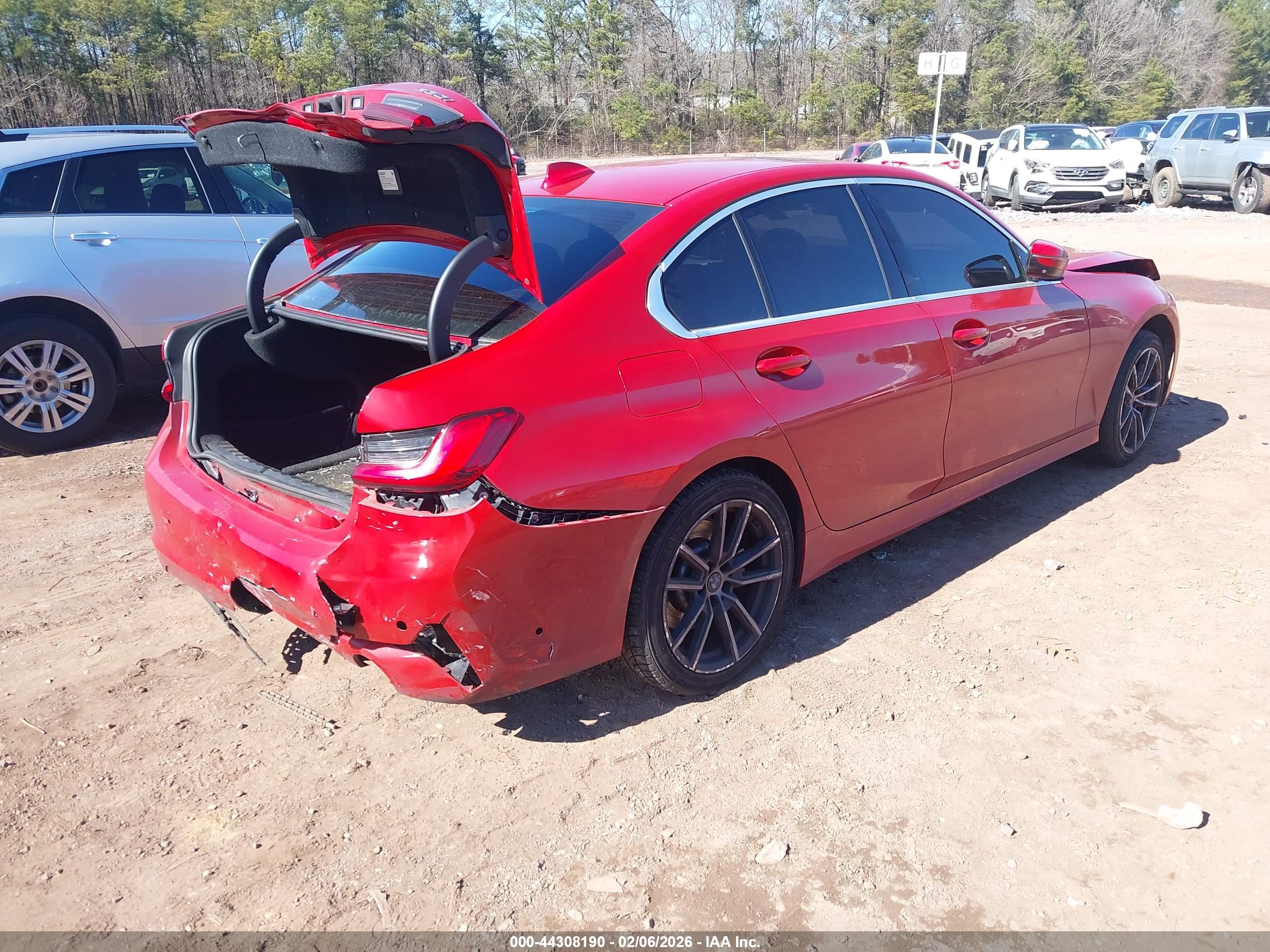 BMW 330I image 4
