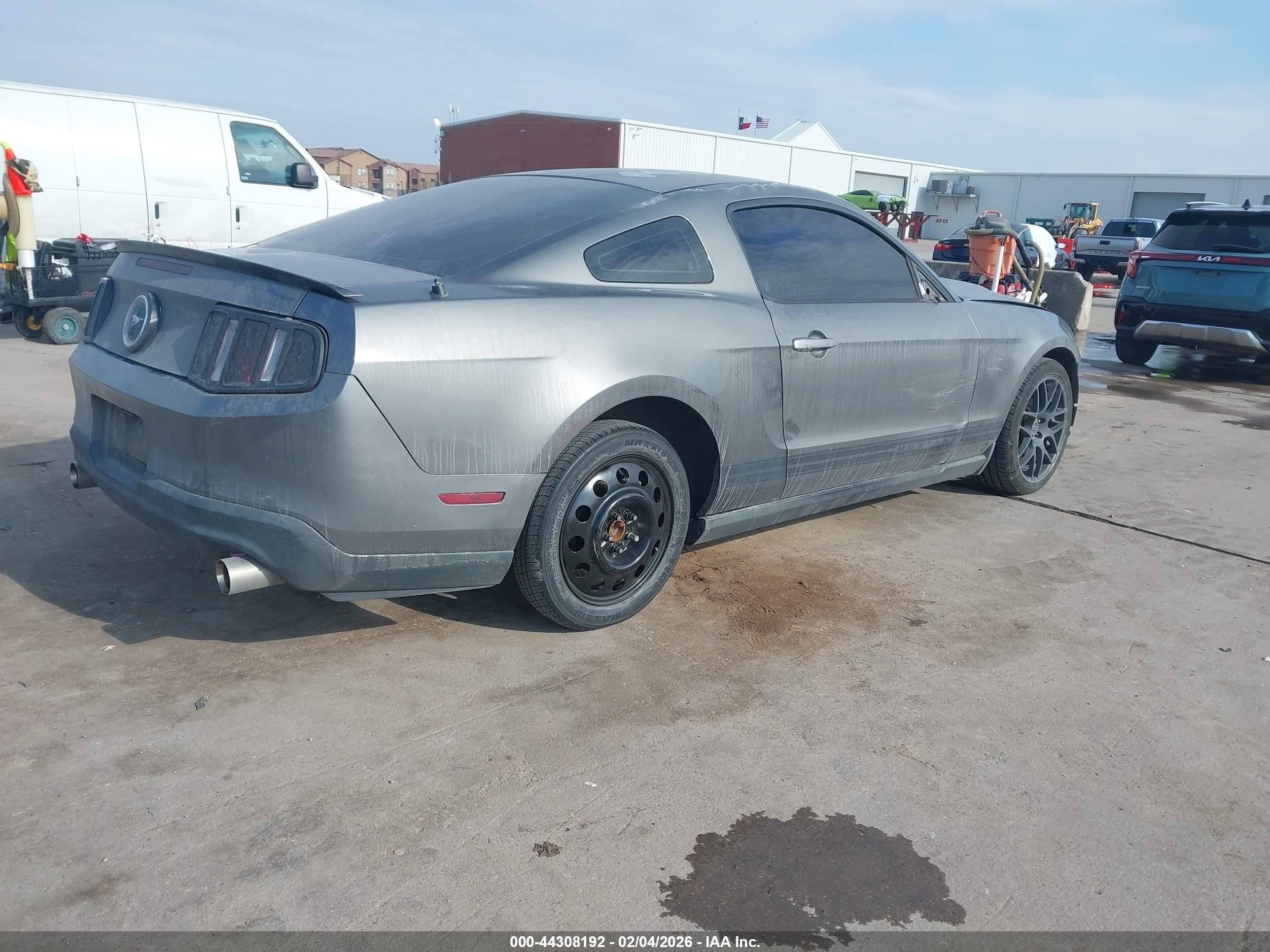 FORD MUSTANG image 4