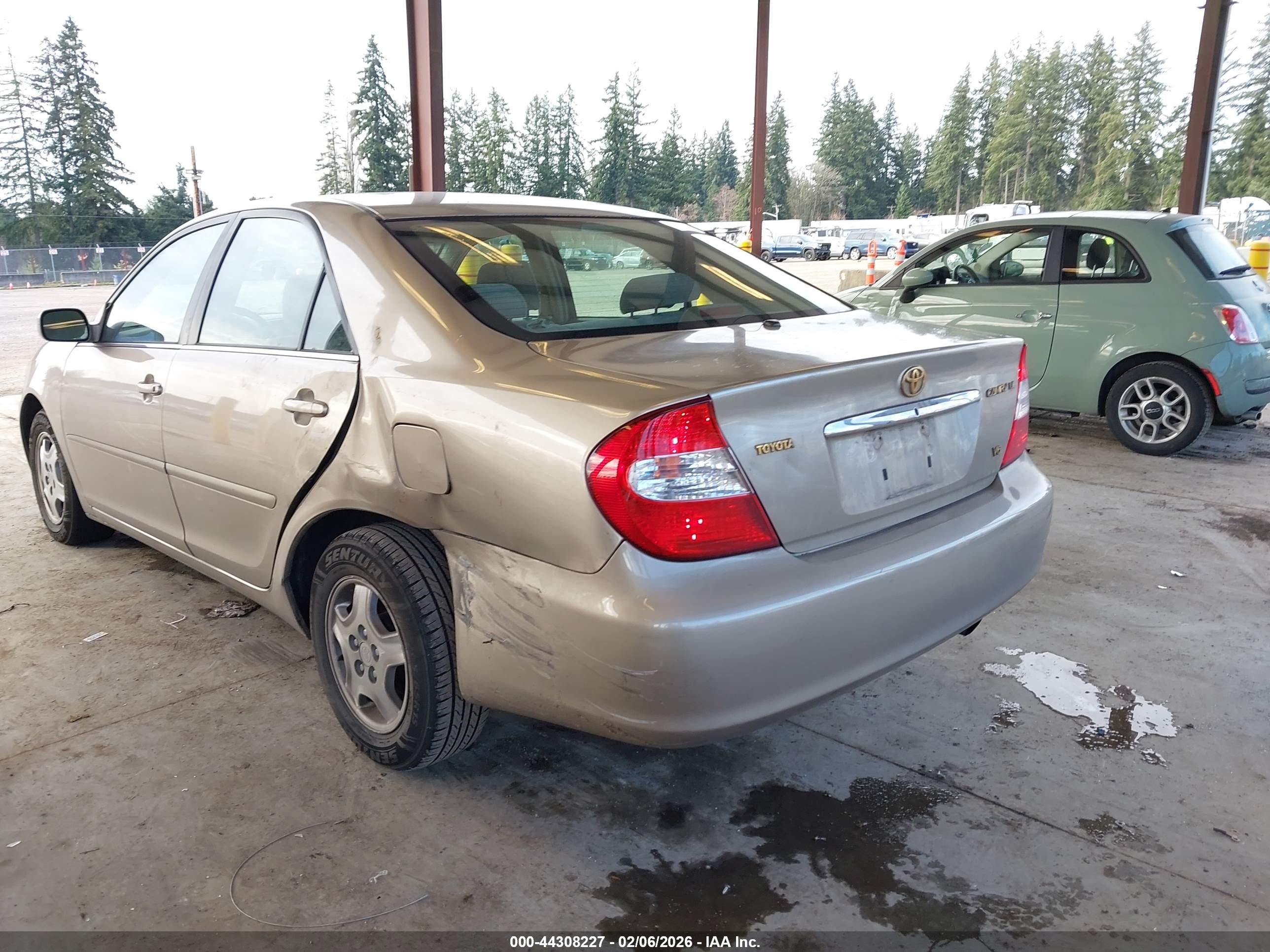 TOYOTA CAMRY image 6
