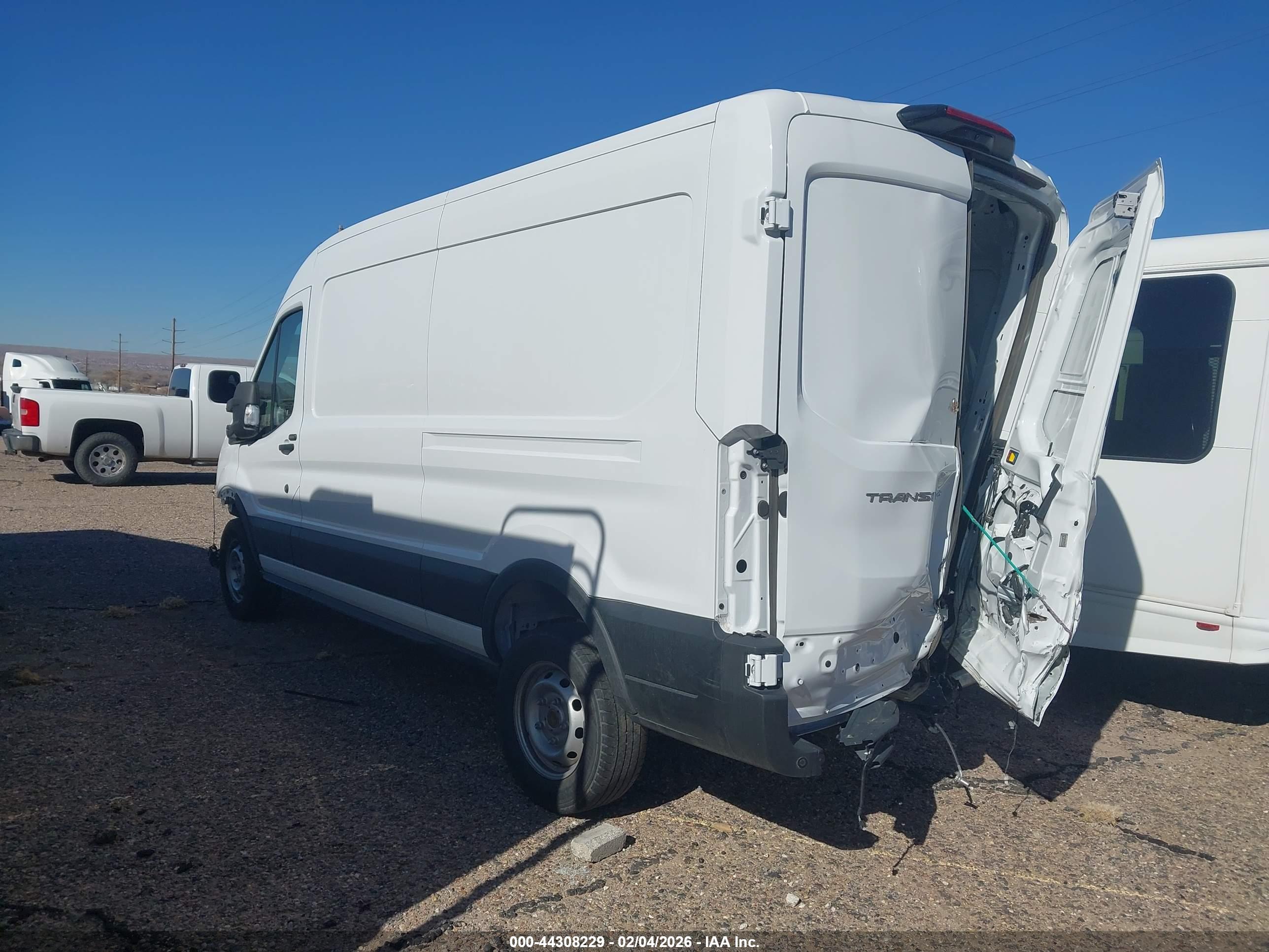 FORD TRANSIT-250 image 3