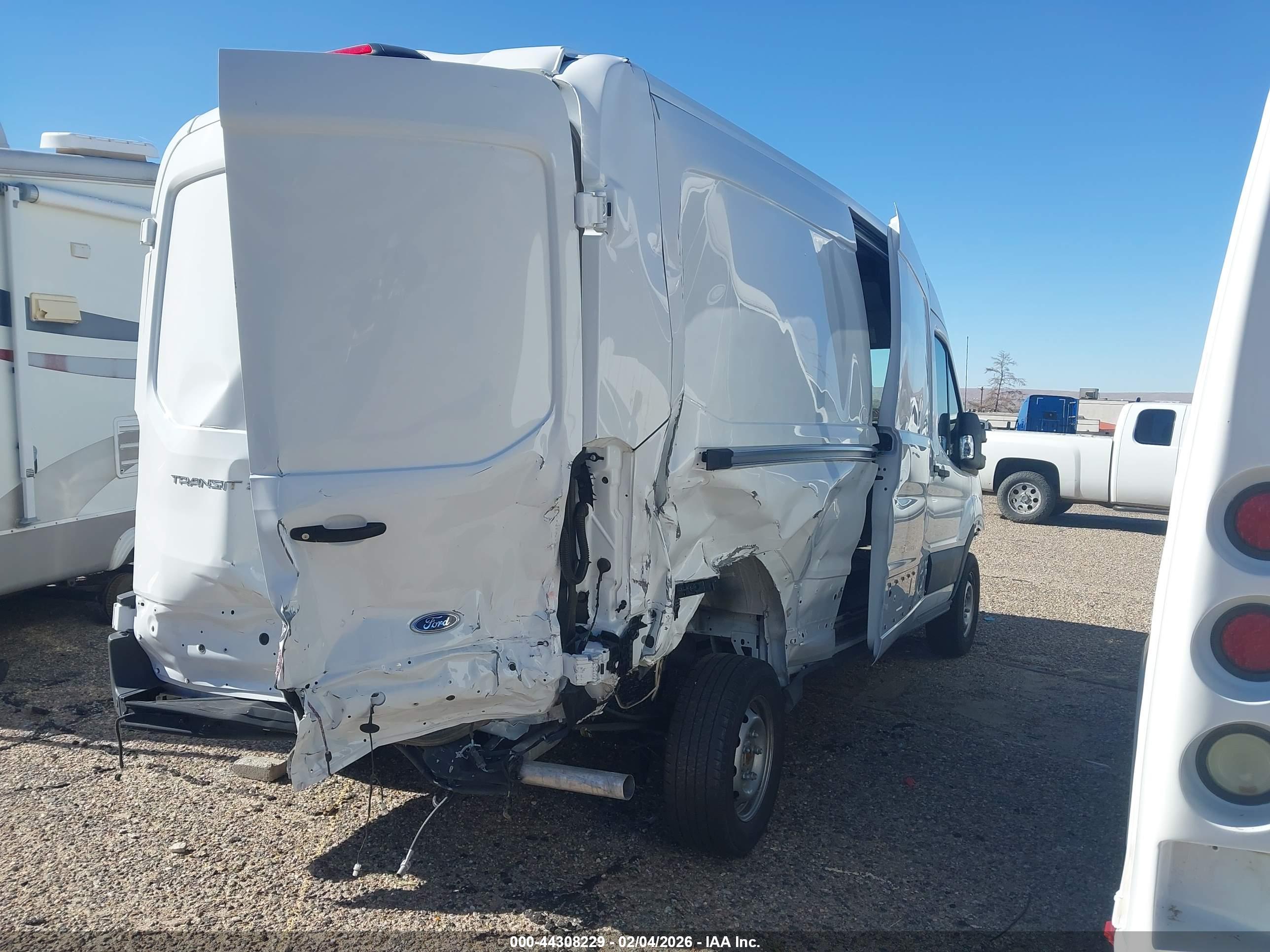 FORD TRANSIT-250 image 4
