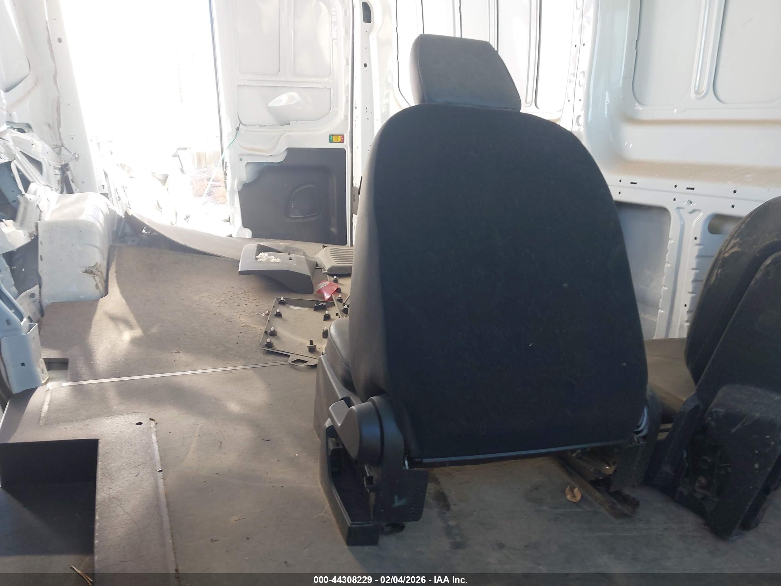 FORD TRANSIT-250 image 8