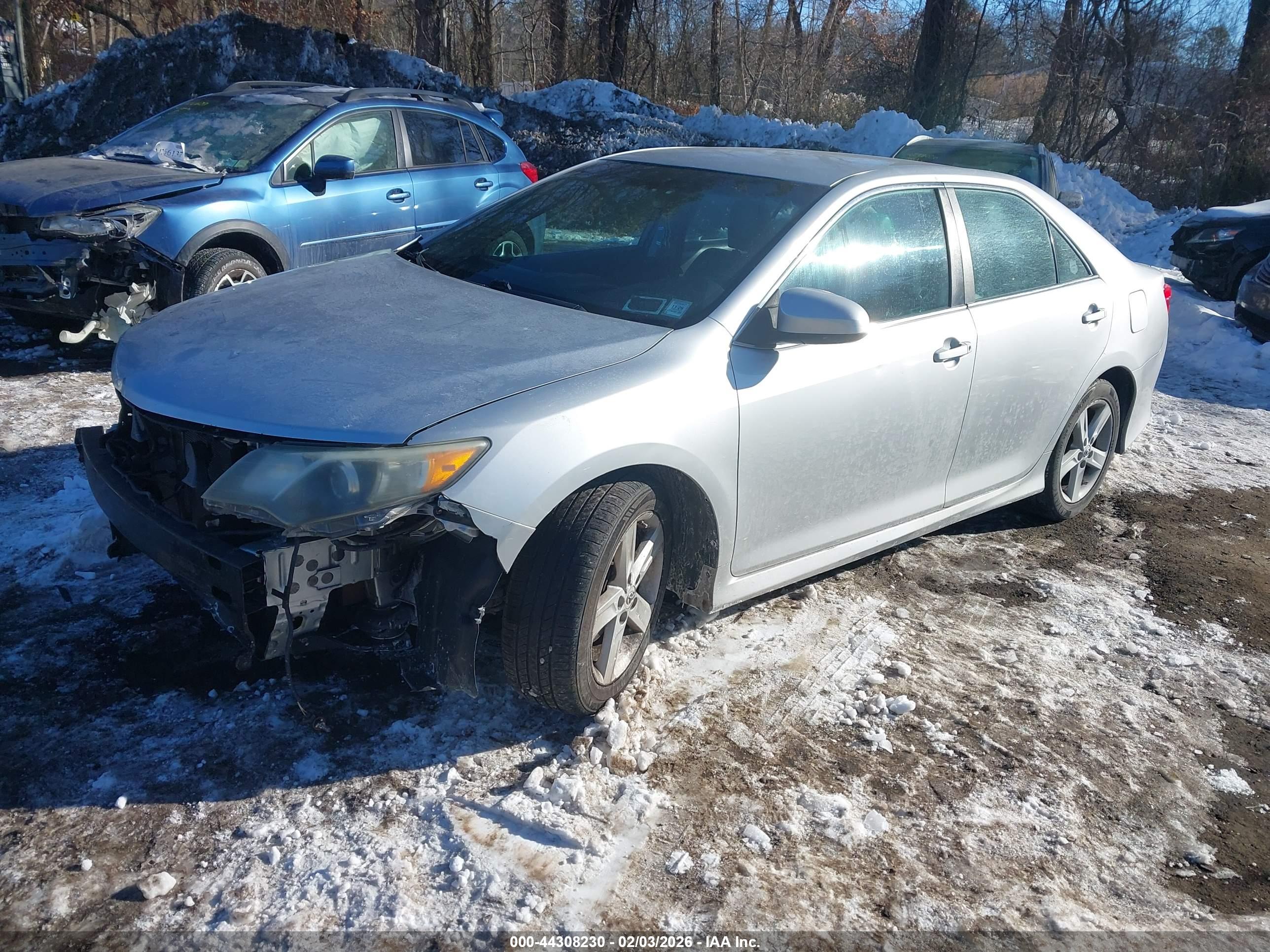 TOYOTA CAMRY image 2