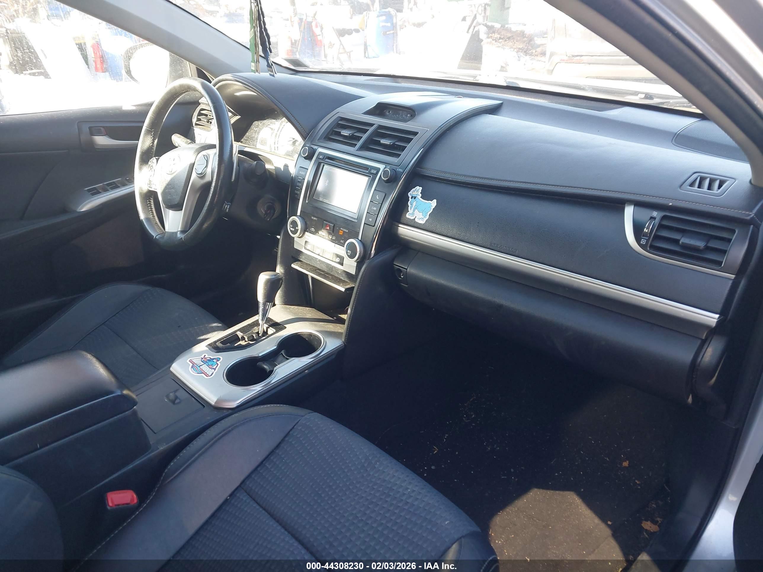 TOYOTA CAMRY image 5