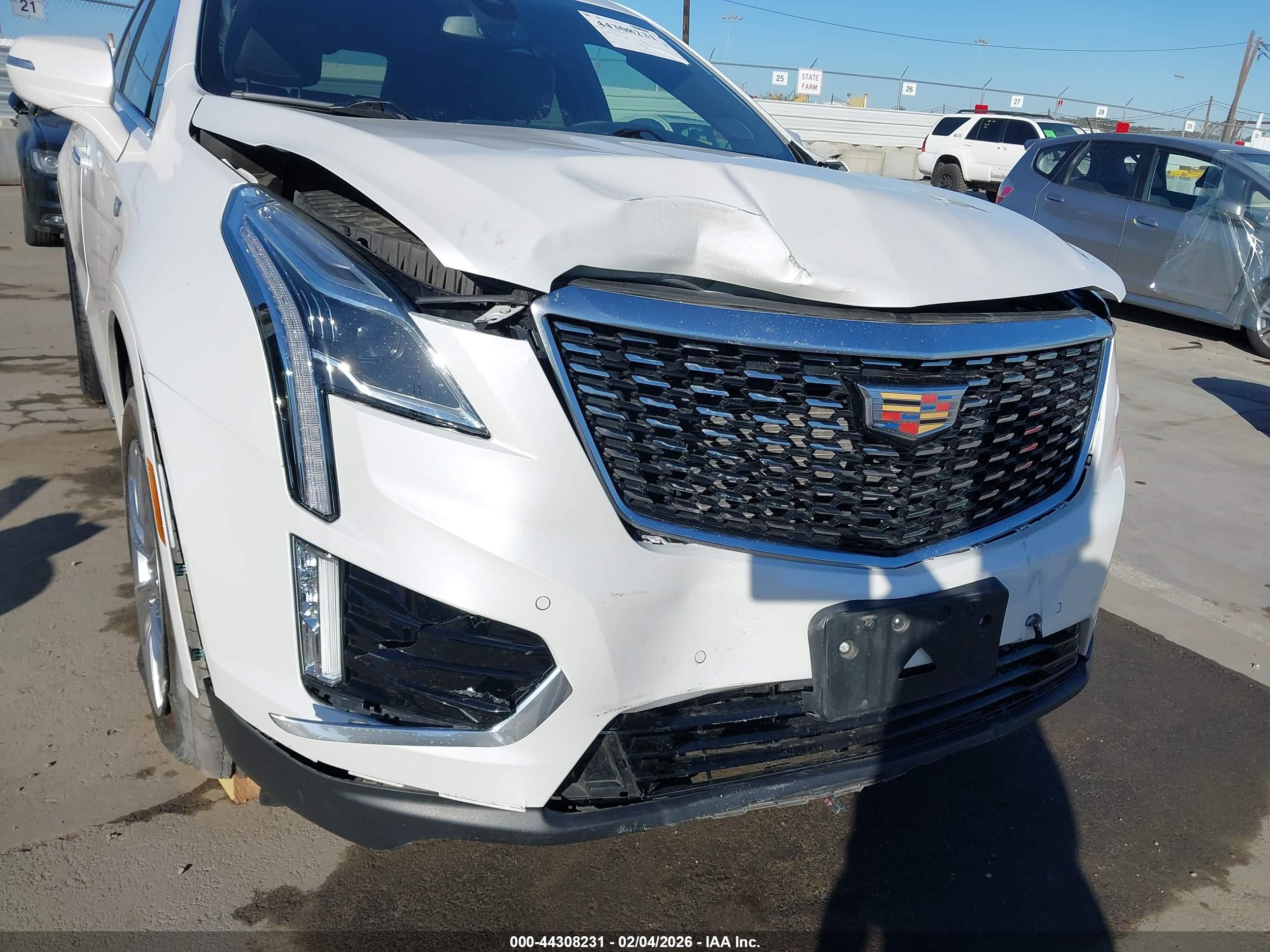 CADILLAC XT5 image 6