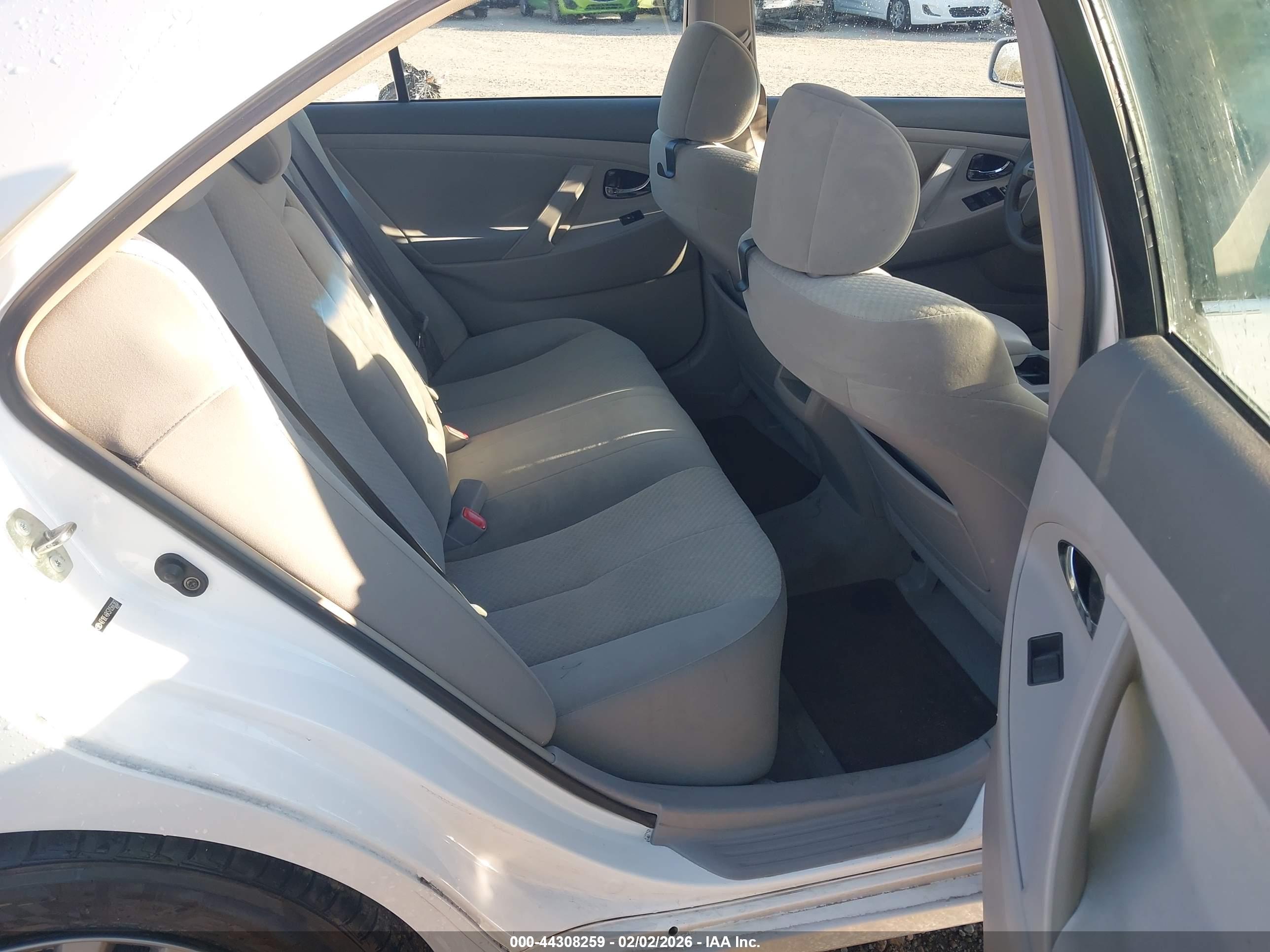 TOYOTA CAMRY image 8