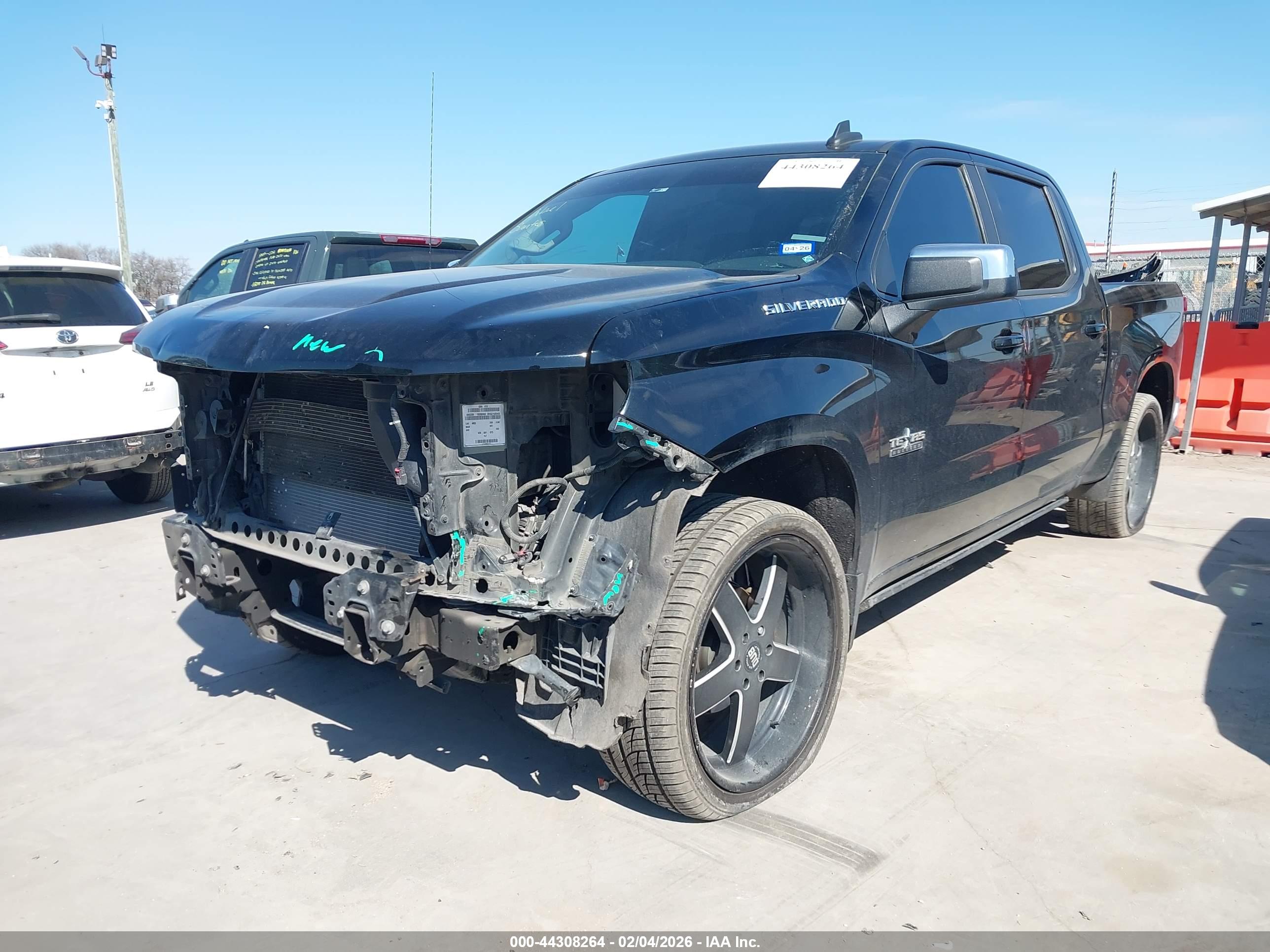 CHEVROLET SILVERADO image 2
