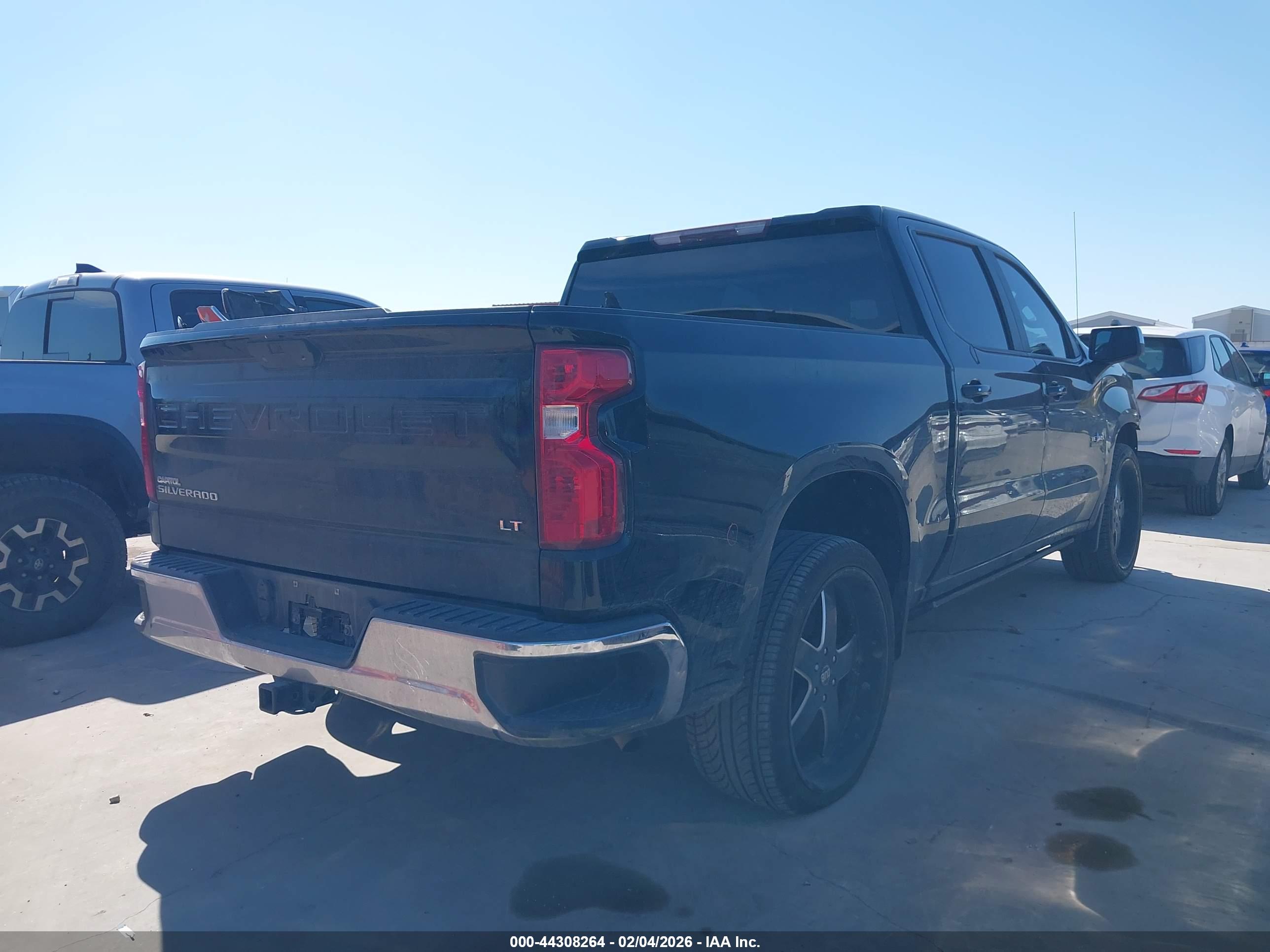 CHEVROLET SILVERADO image 4