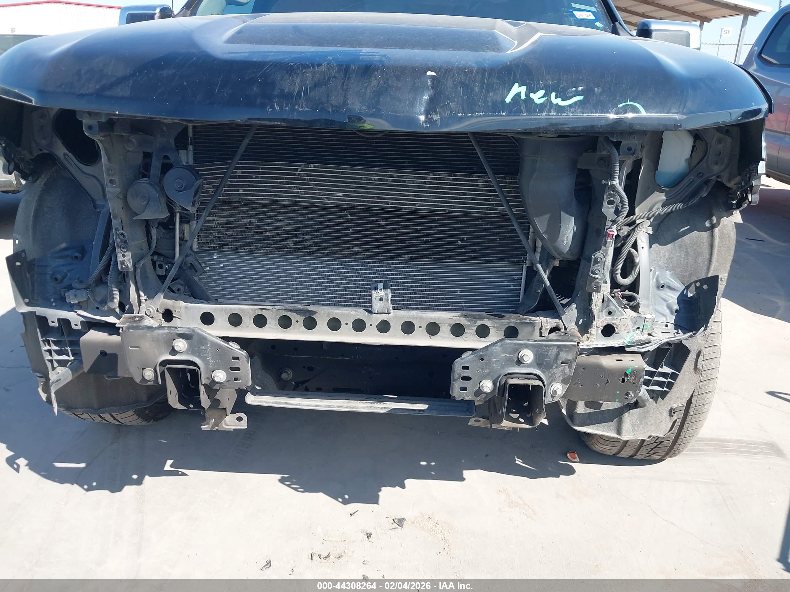 CHEVROLET SILVERADO image 6