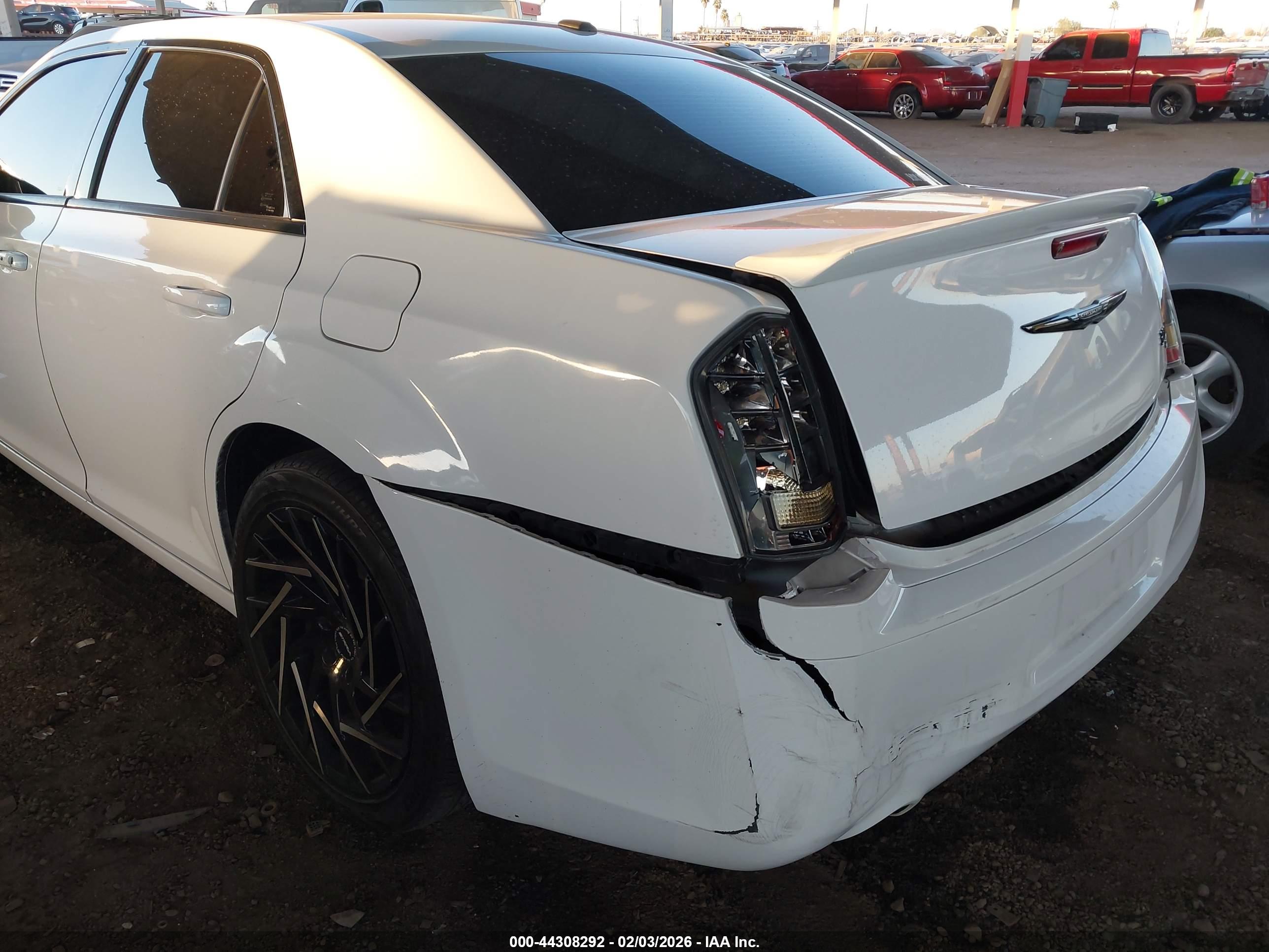 CHRYSLER 300 image 6