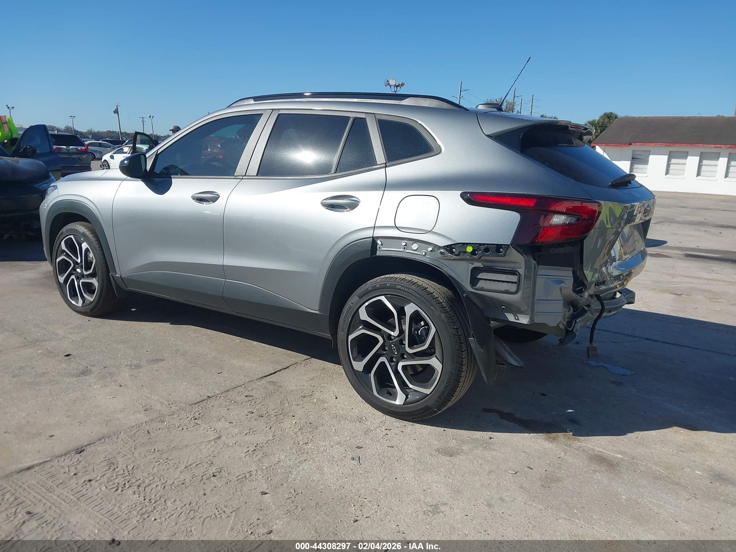 CHEVROLET TRAX image 3